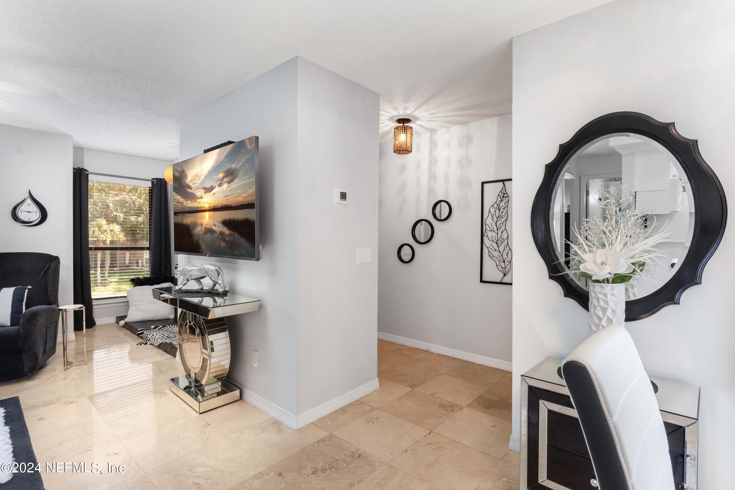 10200 BELLE RIVE Boulevard, 198