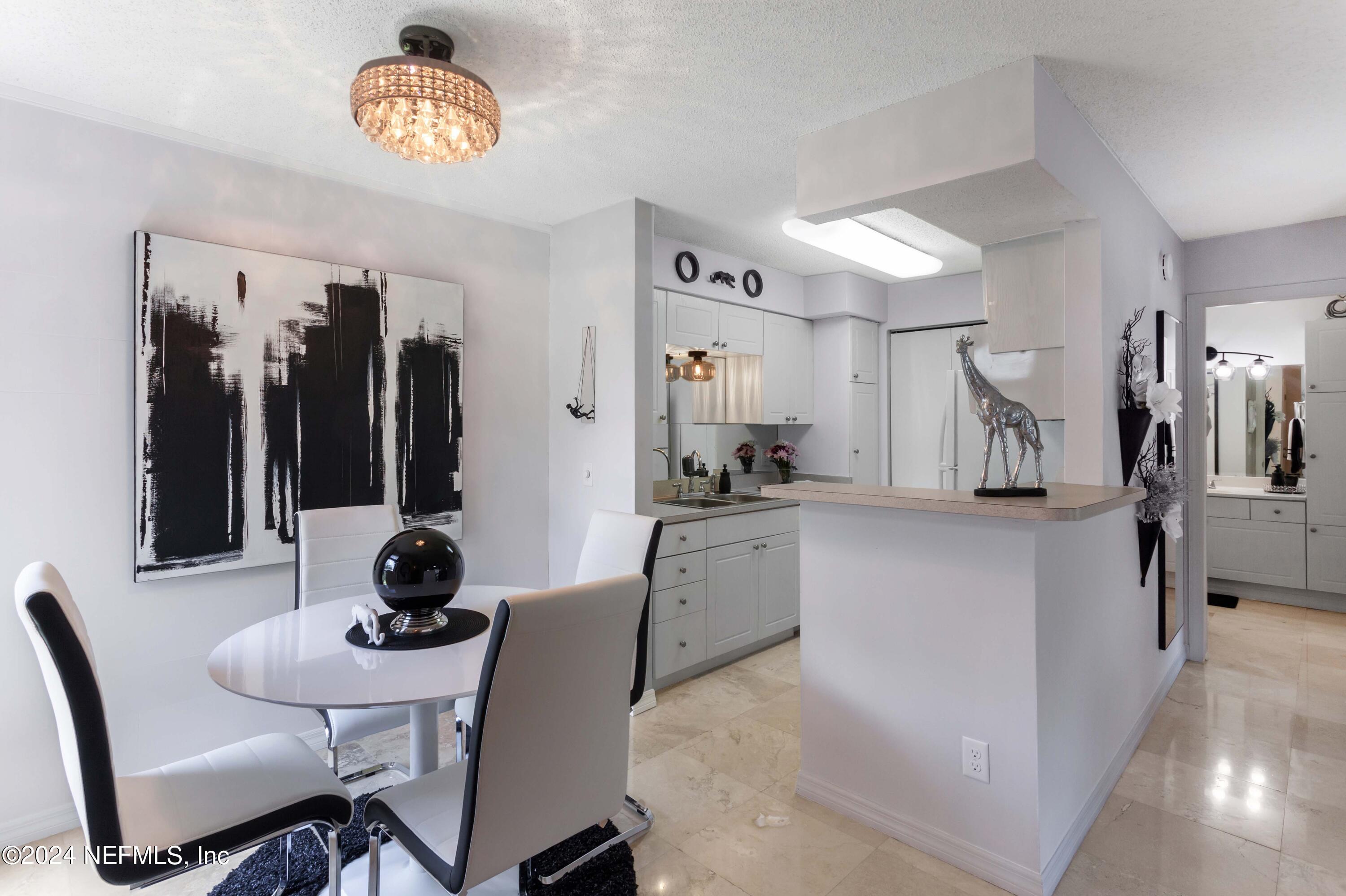 10200 BELLE RIVE Boulevard, 198