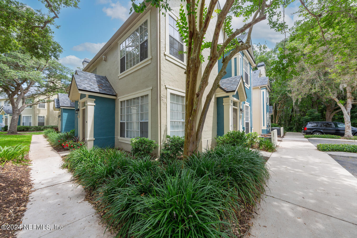 13703 RICHMOND PARK Drive N, 2205