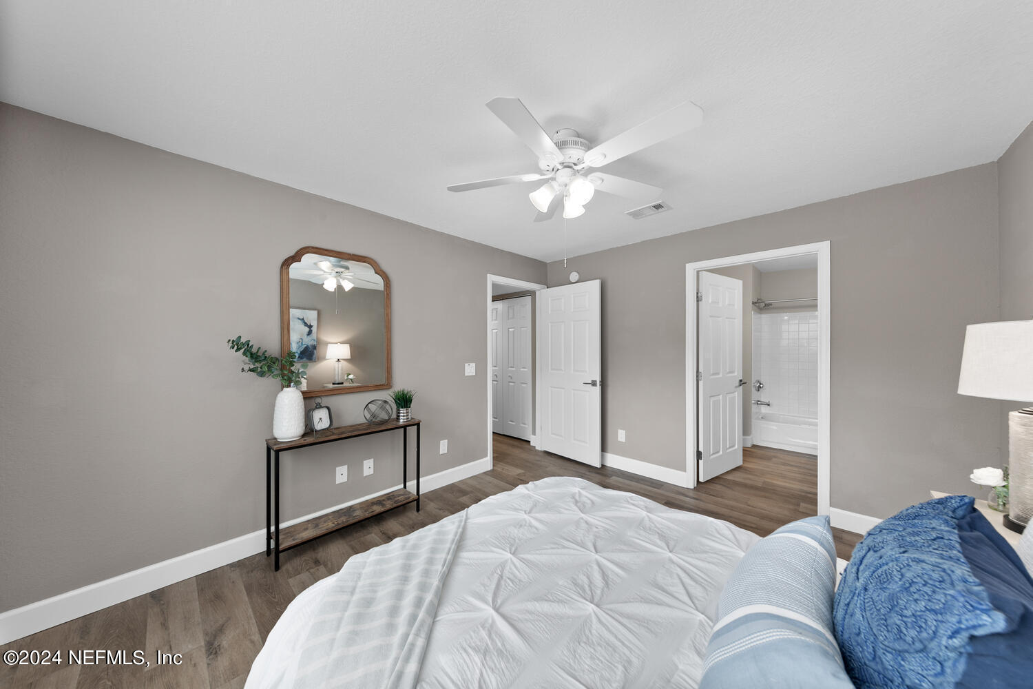 13703 RICHMOND PARK Drive N, 2205