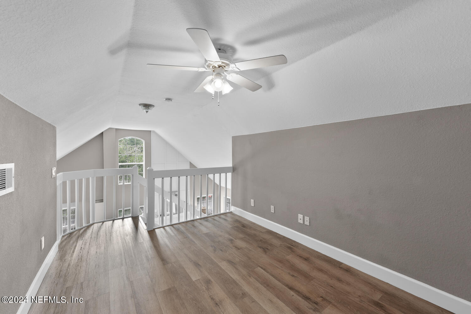 13703 RICHMOND PARK Drive N, 2205