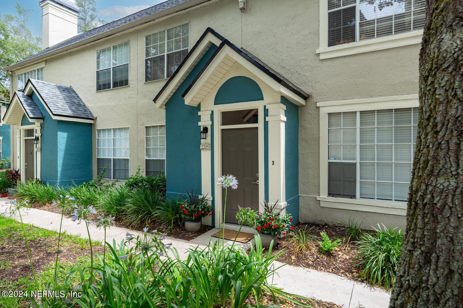 13703 RICHMOND PARK Drive N, 2205