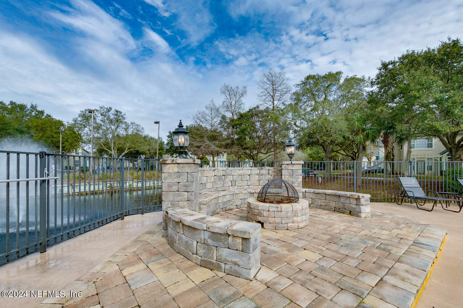 13703 RICHMOND PARK Drive N, 2205