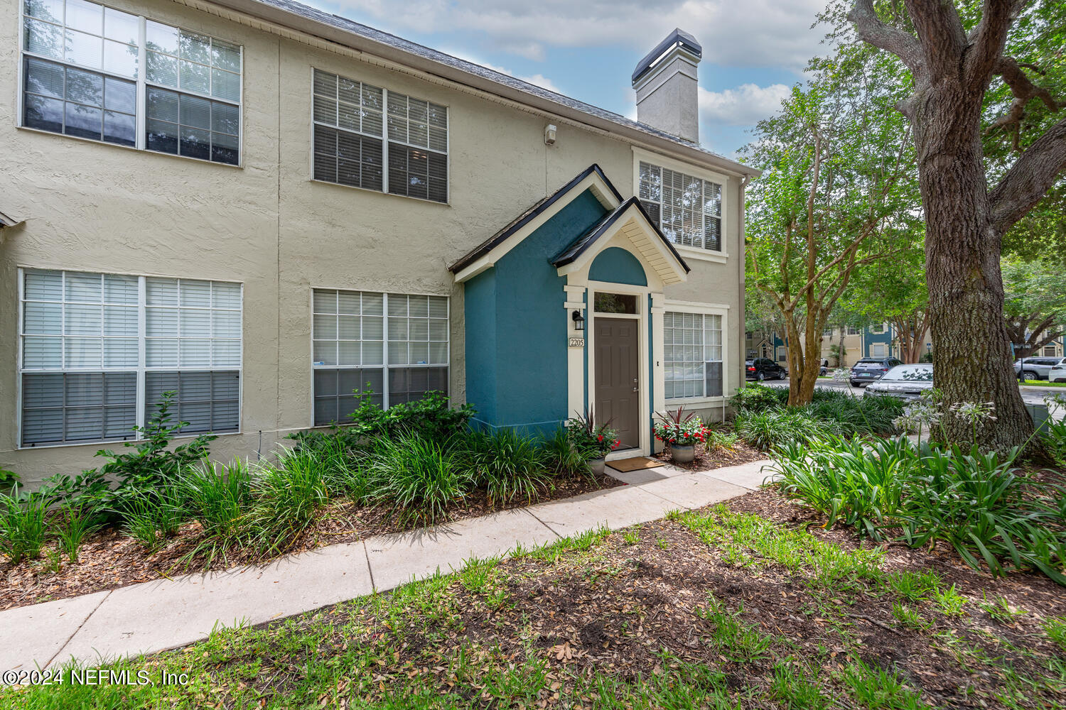 13703 RICHMOND PARK Drive N, 2205