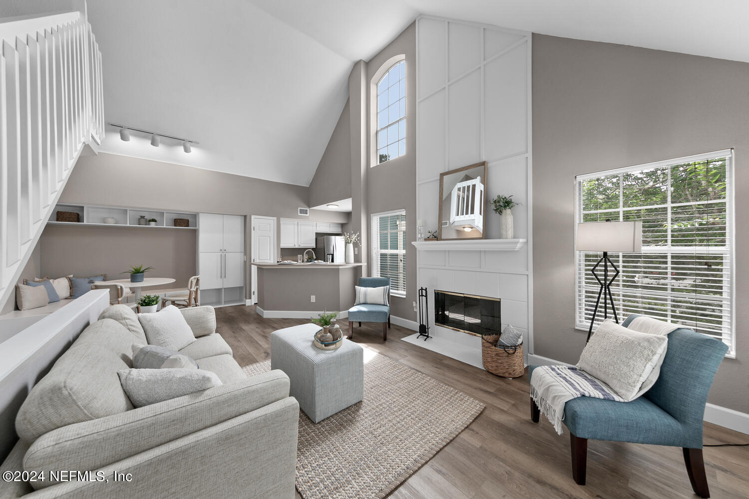 13703 RICHMOND PARK Drive N, 2205