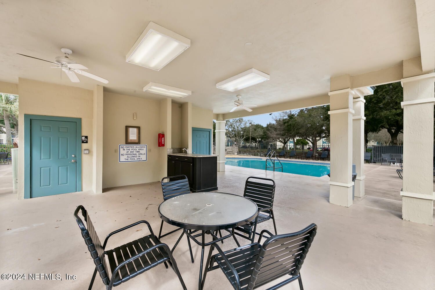 13703 RICHMOND PARK Drive N, 2205