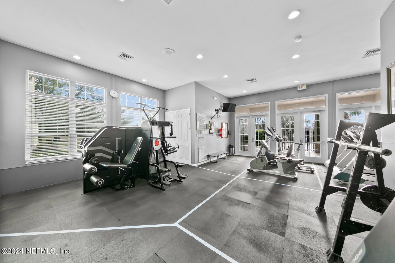 13703 RICHMOND PARK Drive N, 2205