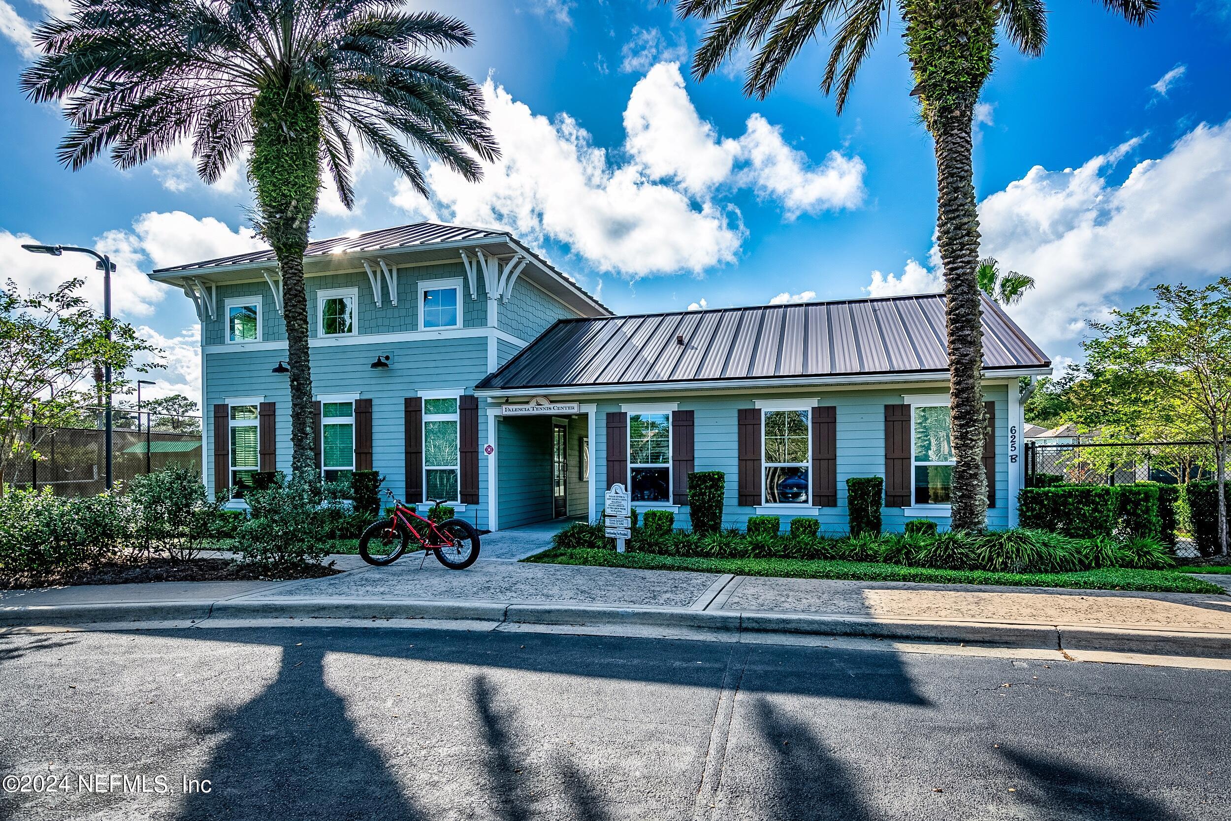 331 SOPHIA Terrace