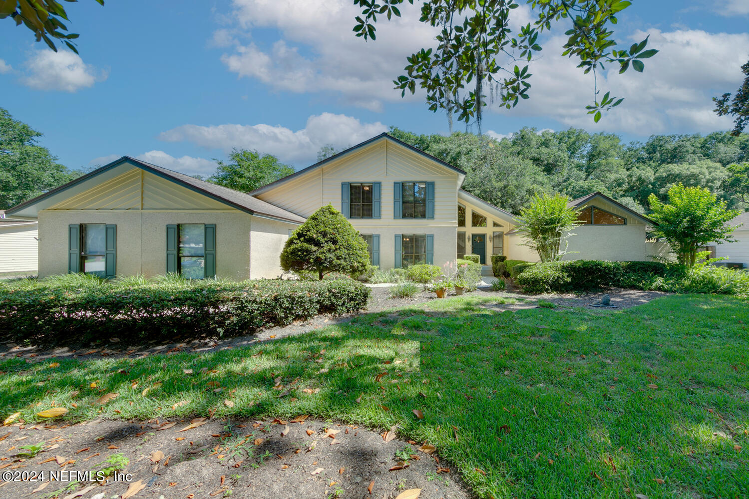 5923 SAXONY WOODS Lane