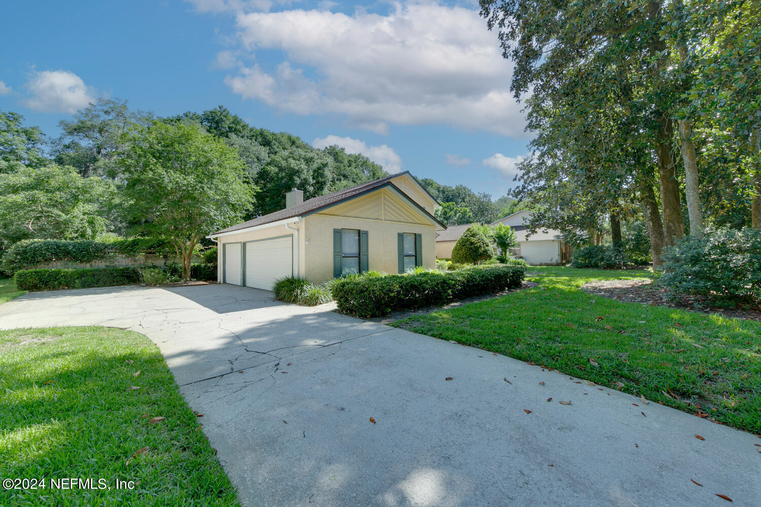 5923 SAXONY WOODS Lane