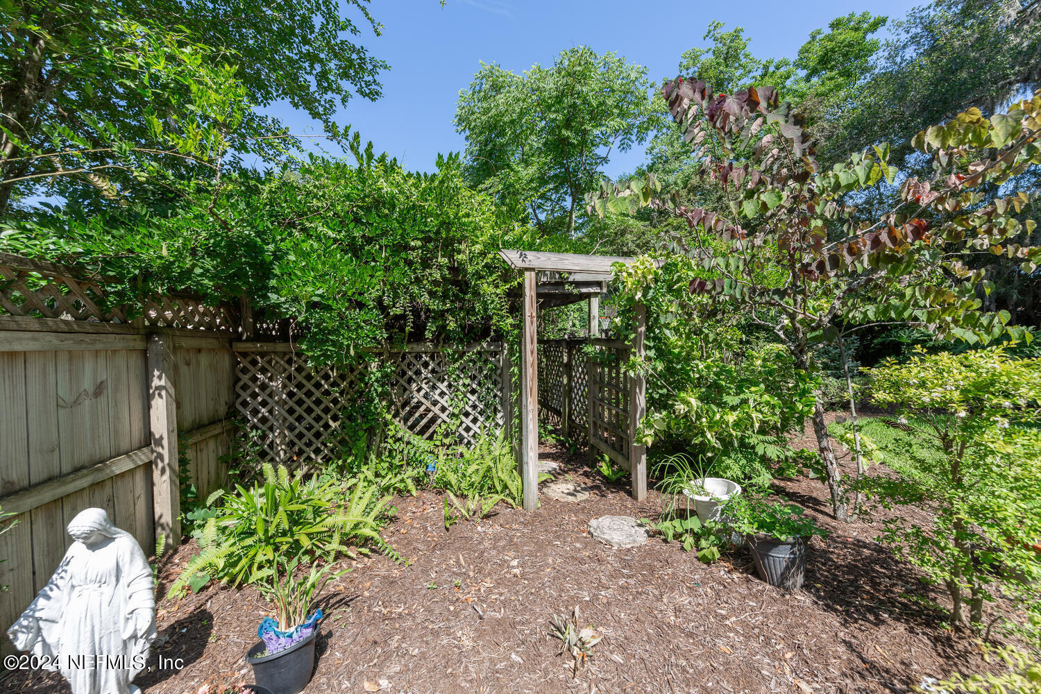 5923 SAXONY WOODS Lane