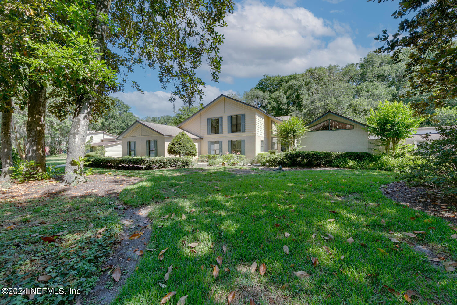 5923 SAXONY WOODS Lane