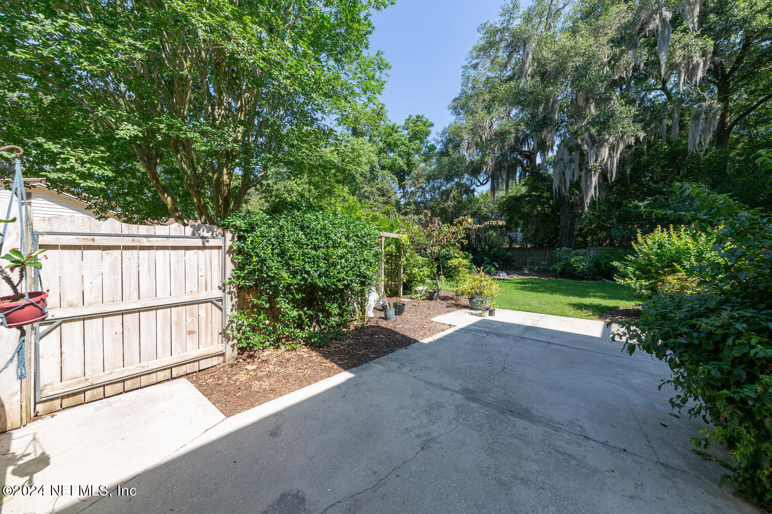 5923 SAXONY WOODS Lane