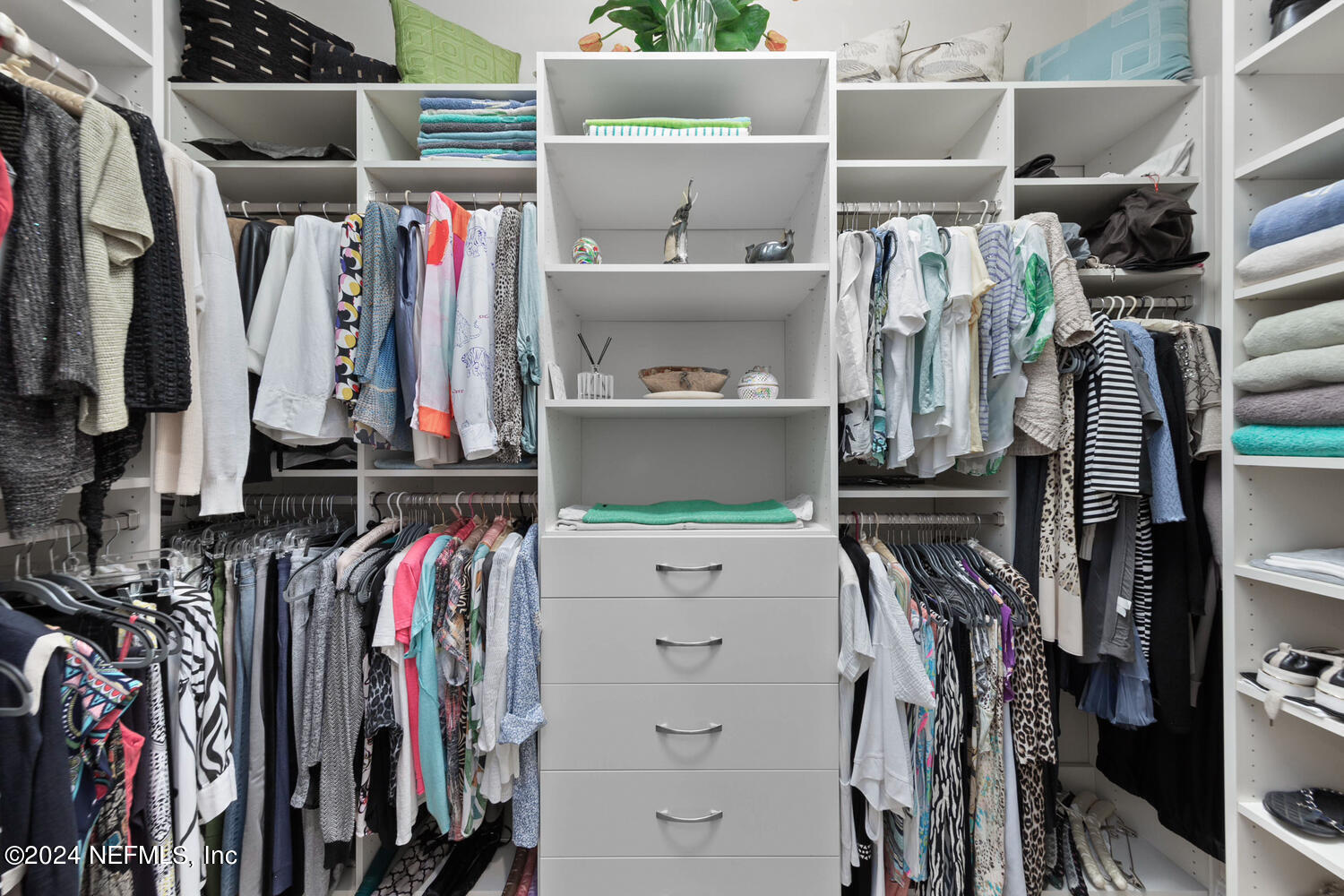 3806 VALVERDE Circle