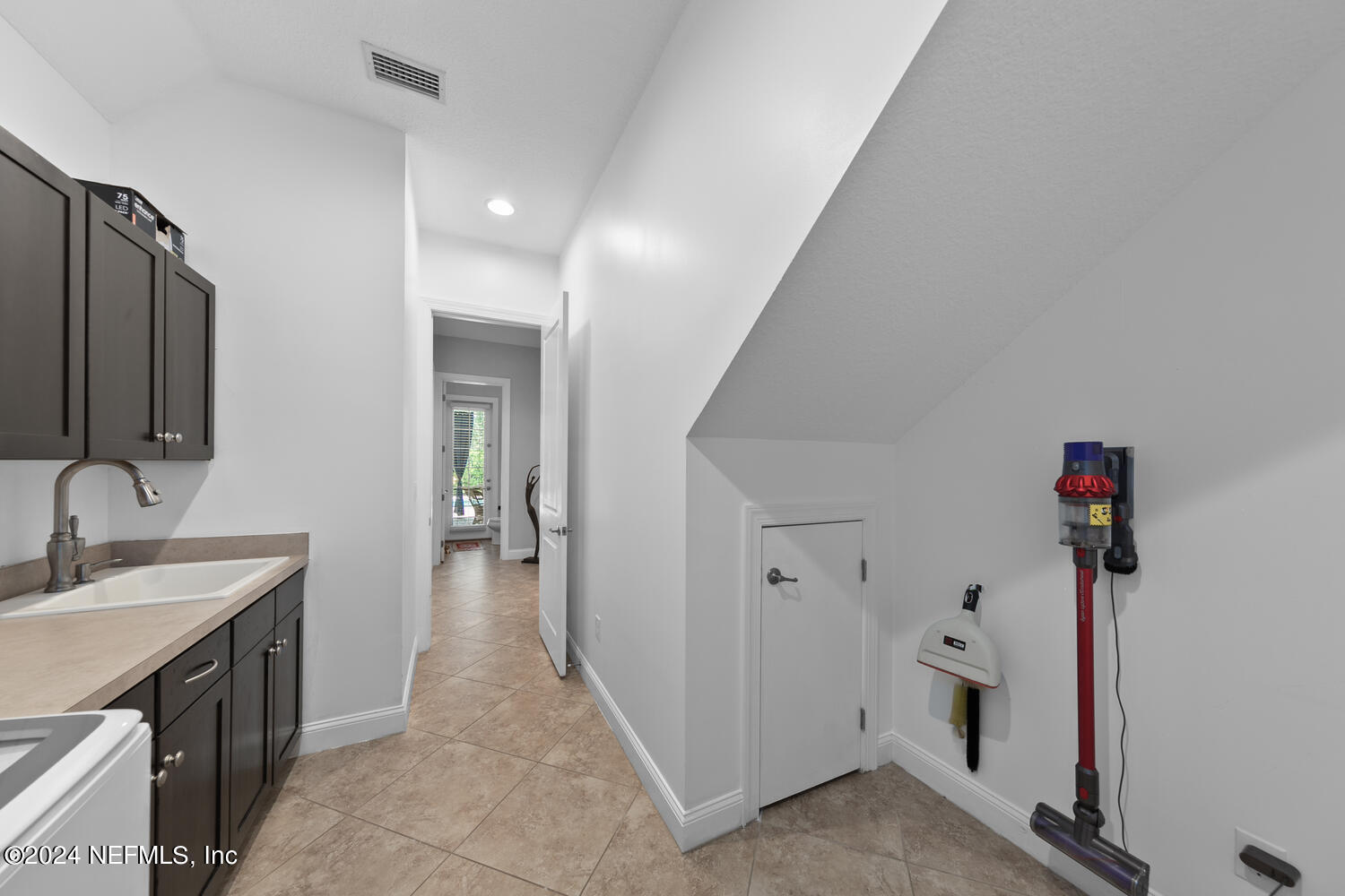 3806 VALVERDE Circle