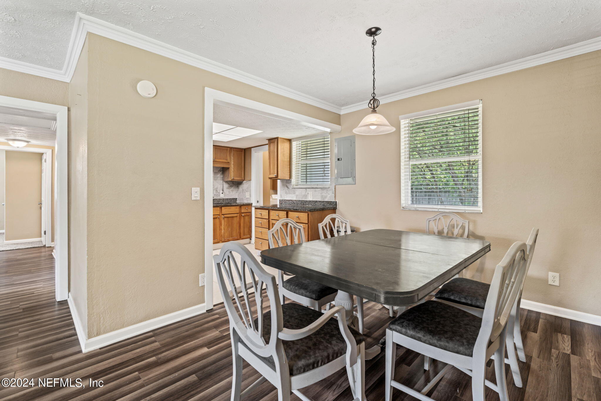 5260 HOLLYCREST Drive