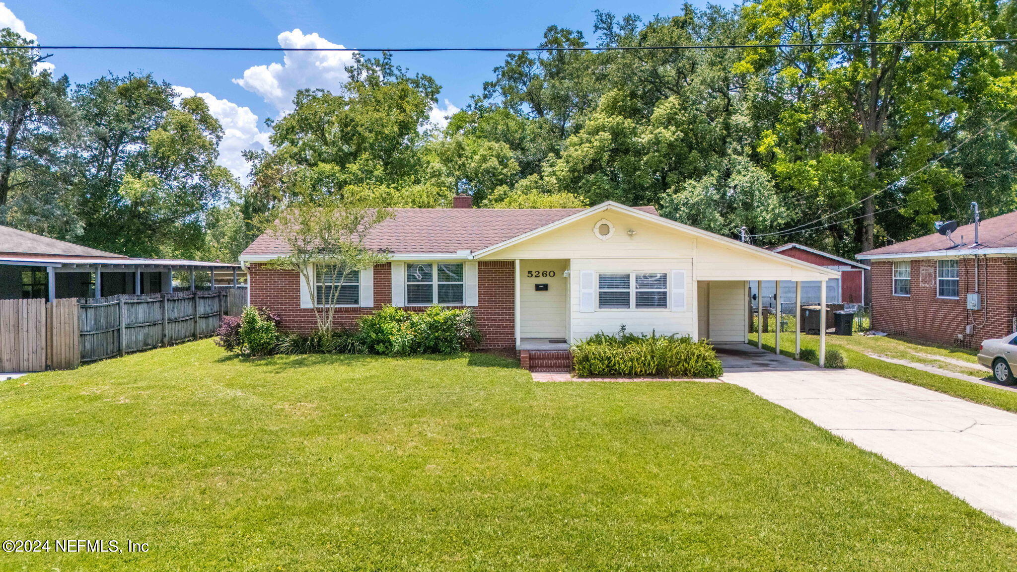 5260 HOLLYCREST Drive