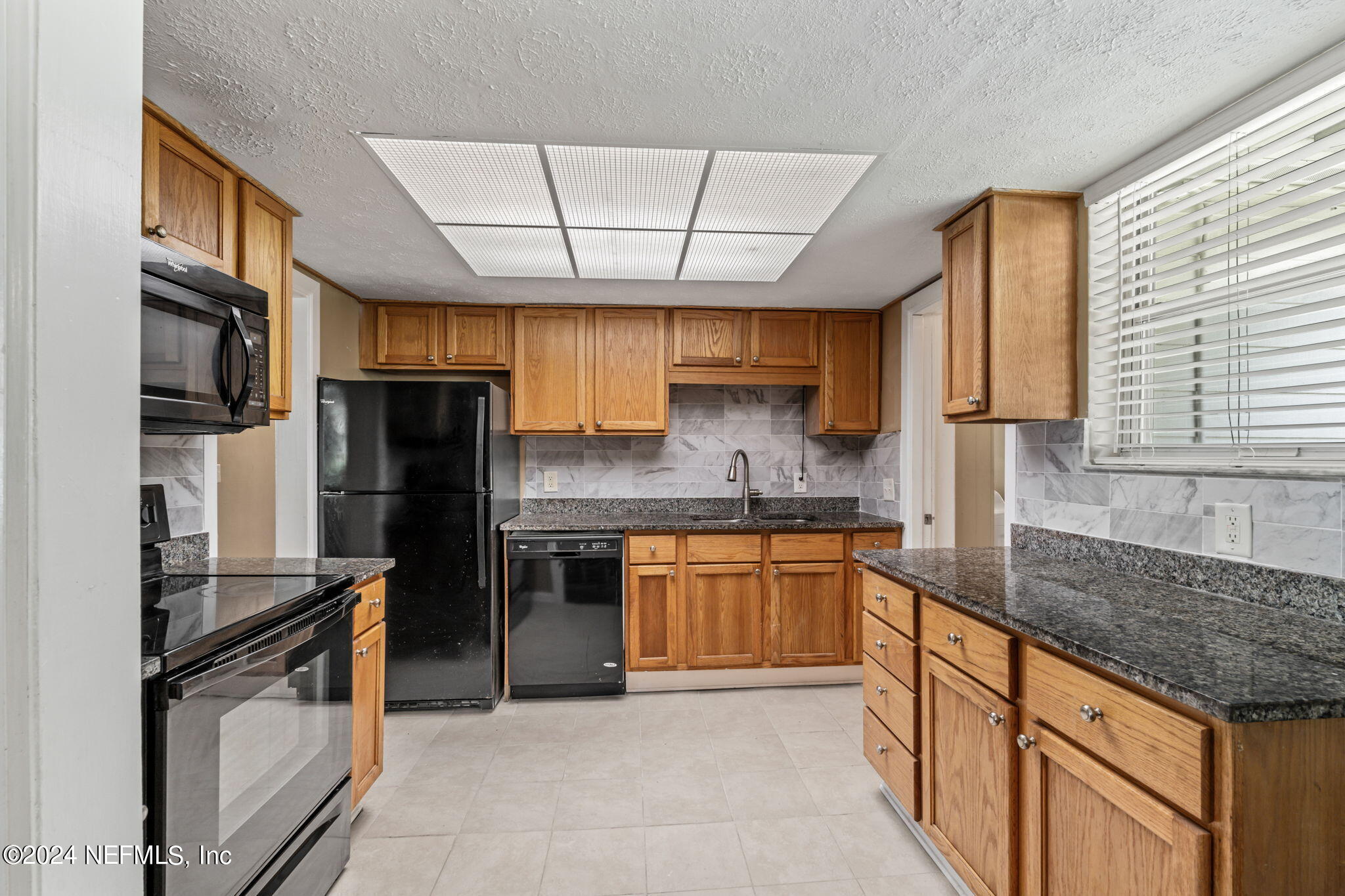 5260 HOLLYCREST Drive