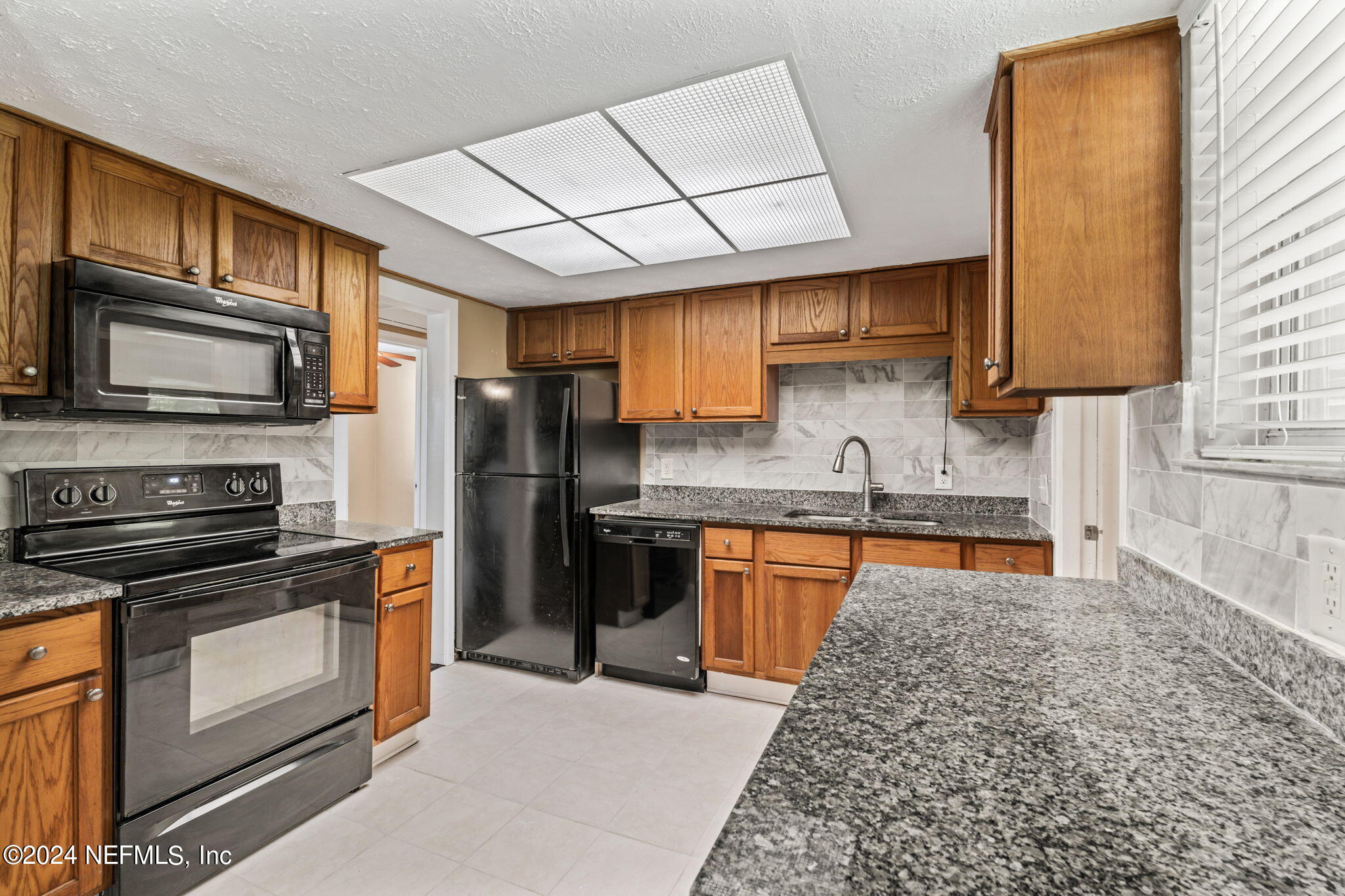 5260 HOLLYCREST Drive