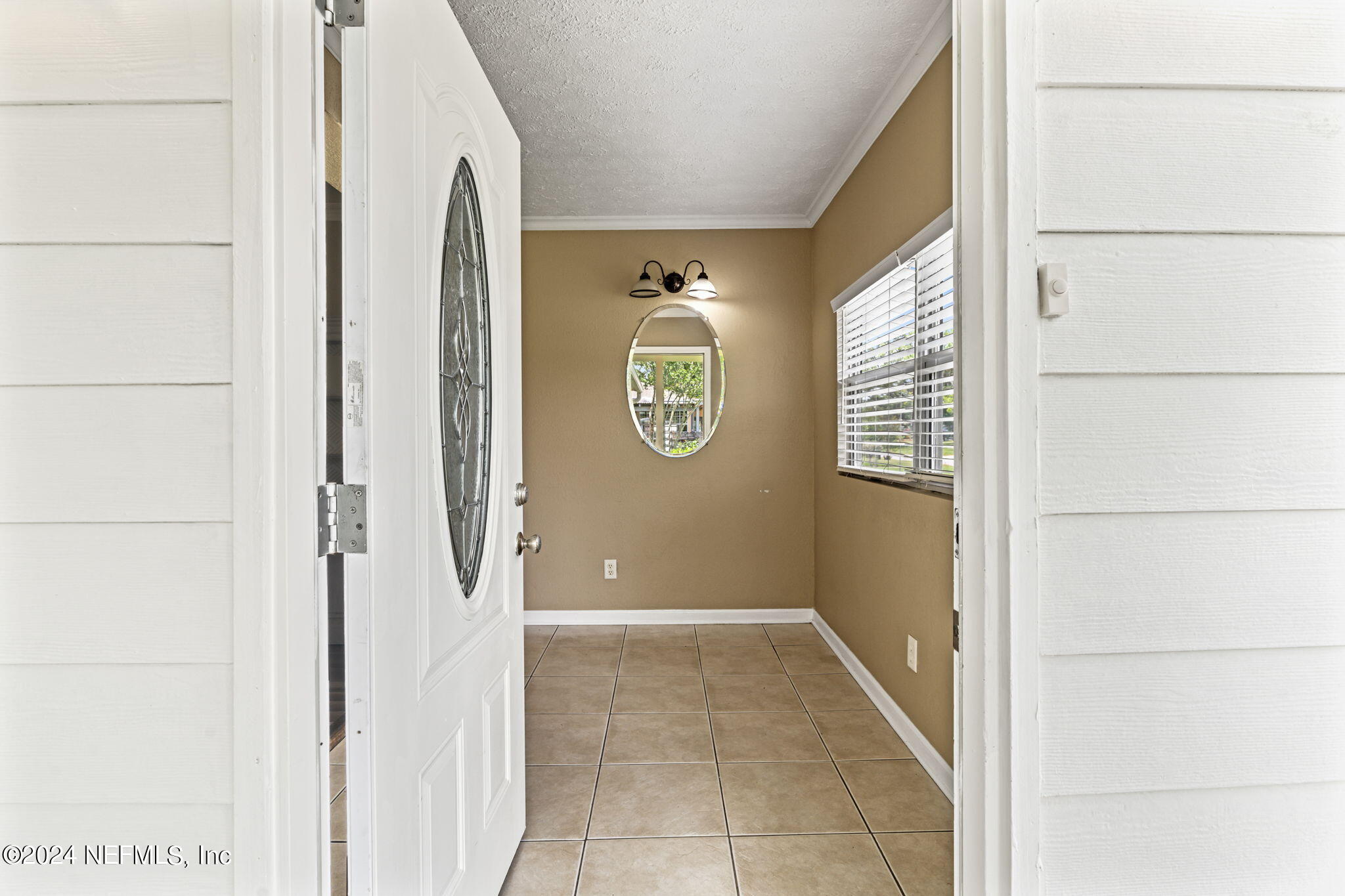 5260 HOLLYCREST Drive