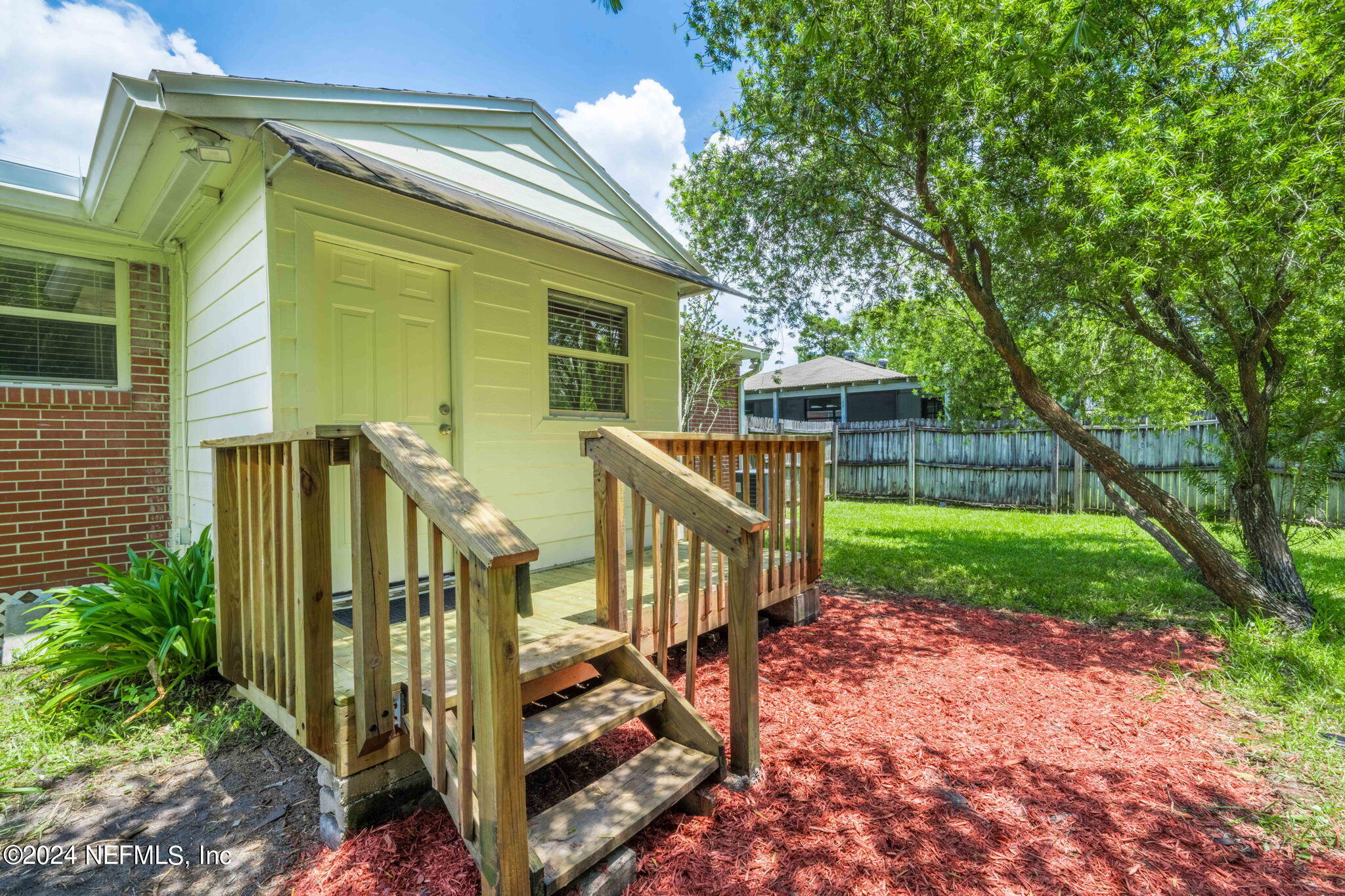 5260 HOLLYCREST Drive