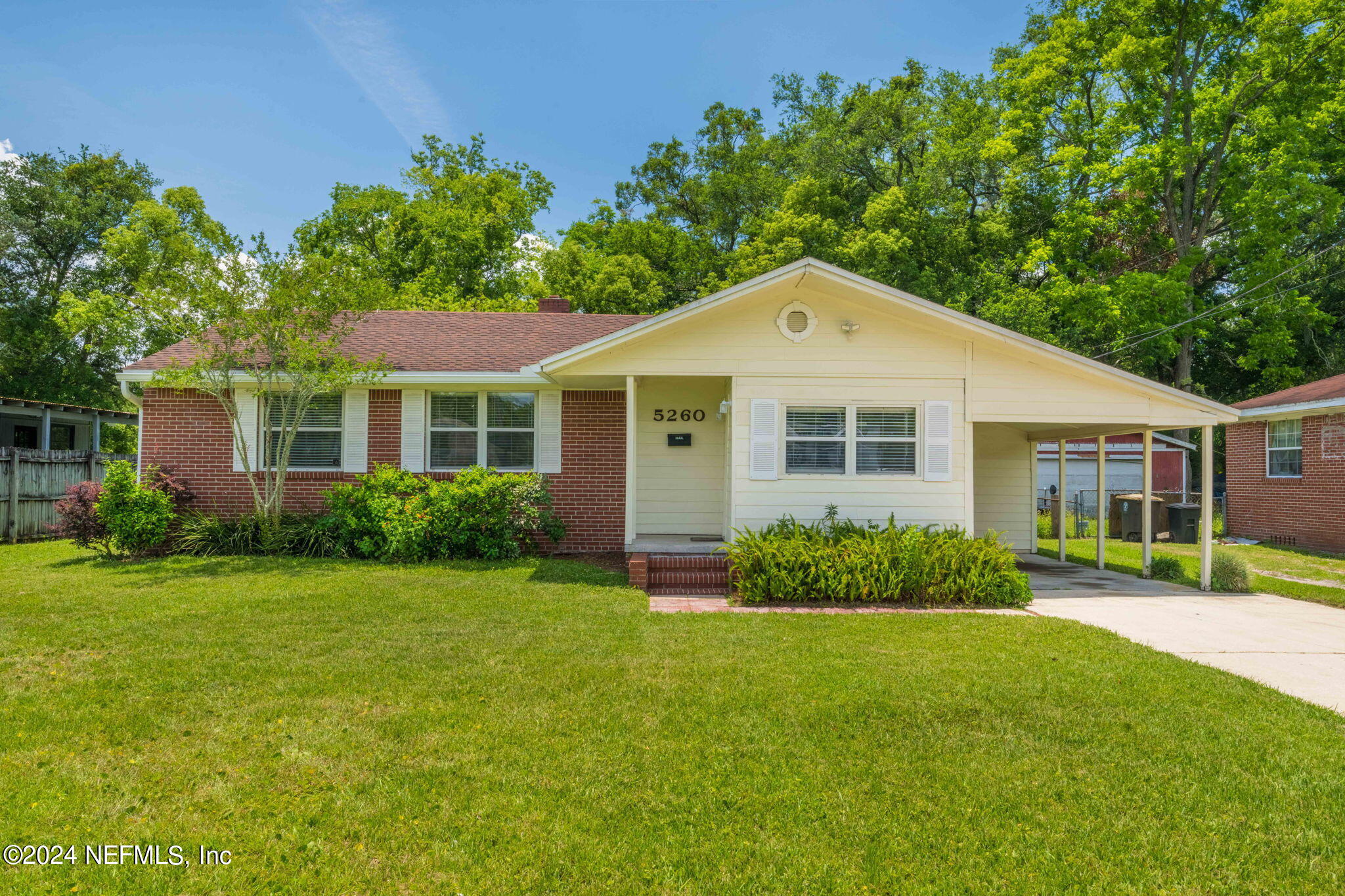 5260 HOLLYCREST Drive