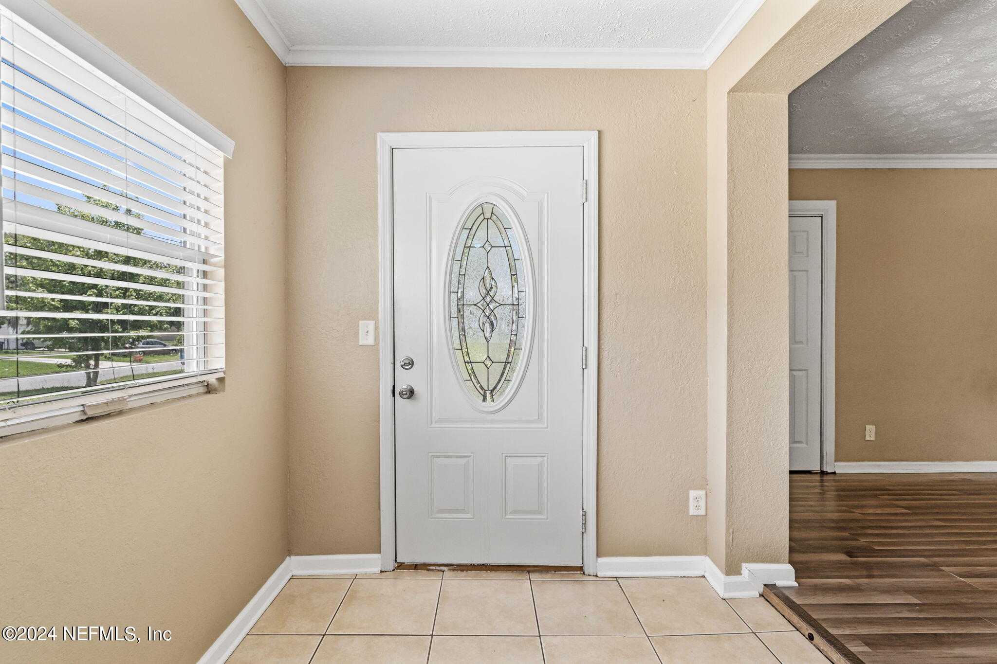 5260 HOLLYCREST Drive