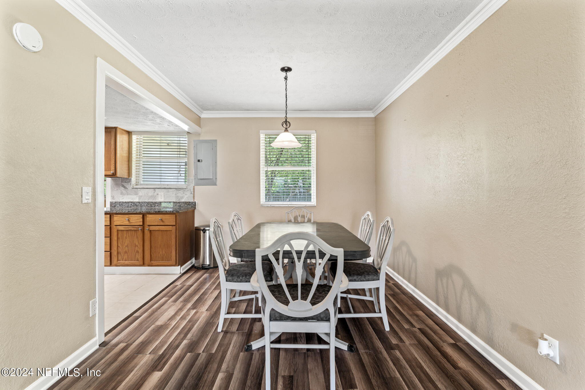 5260 HOLLYCREST Drive