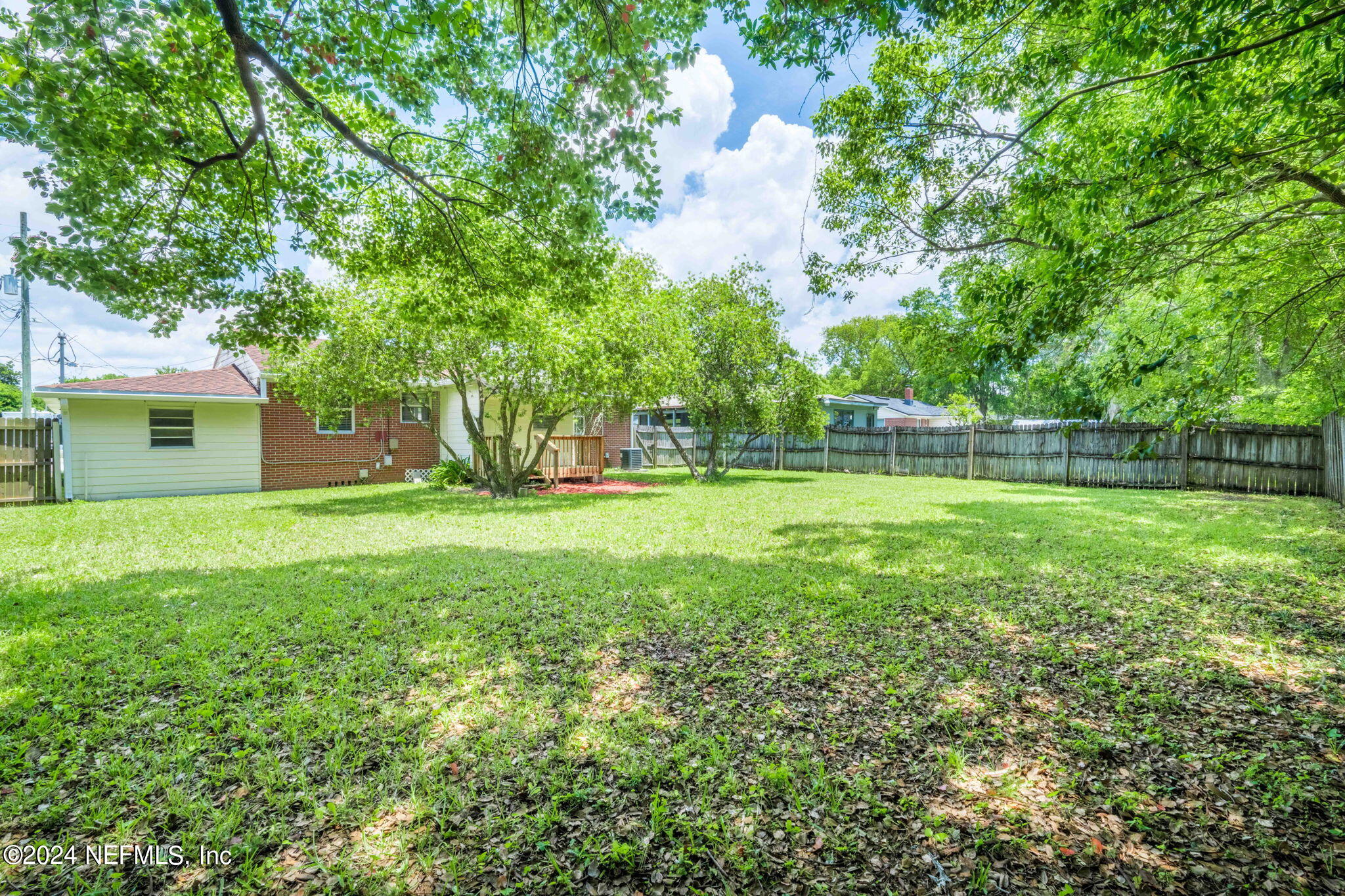 5260 HOLLYCREST Drive