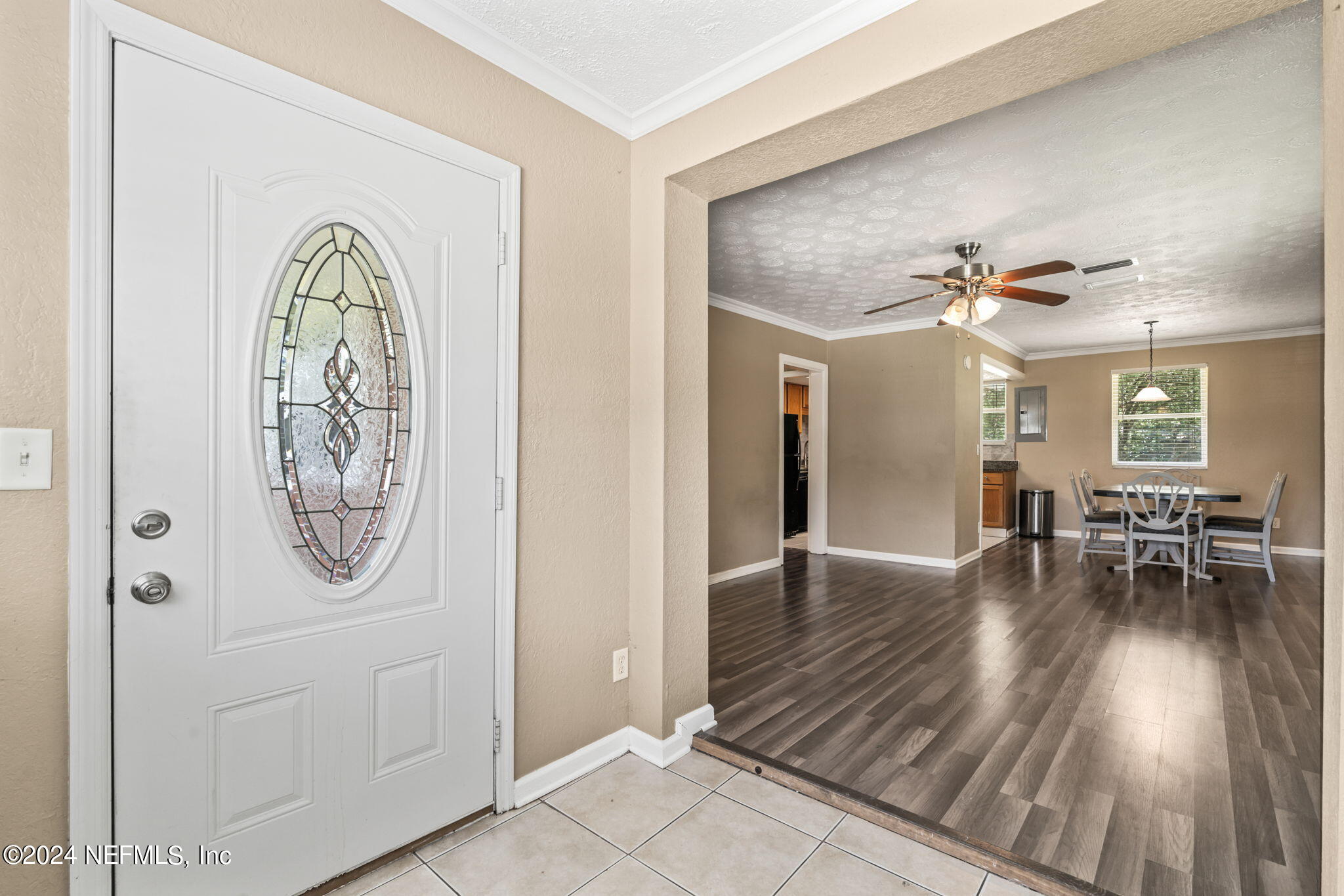 5260 HOLLYCREST Drive