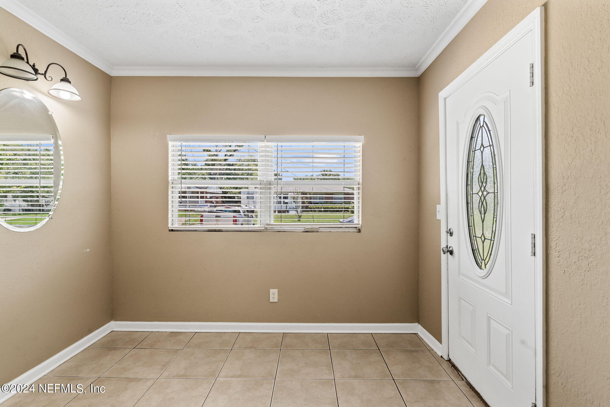 5260 HOLLYCREST Drive