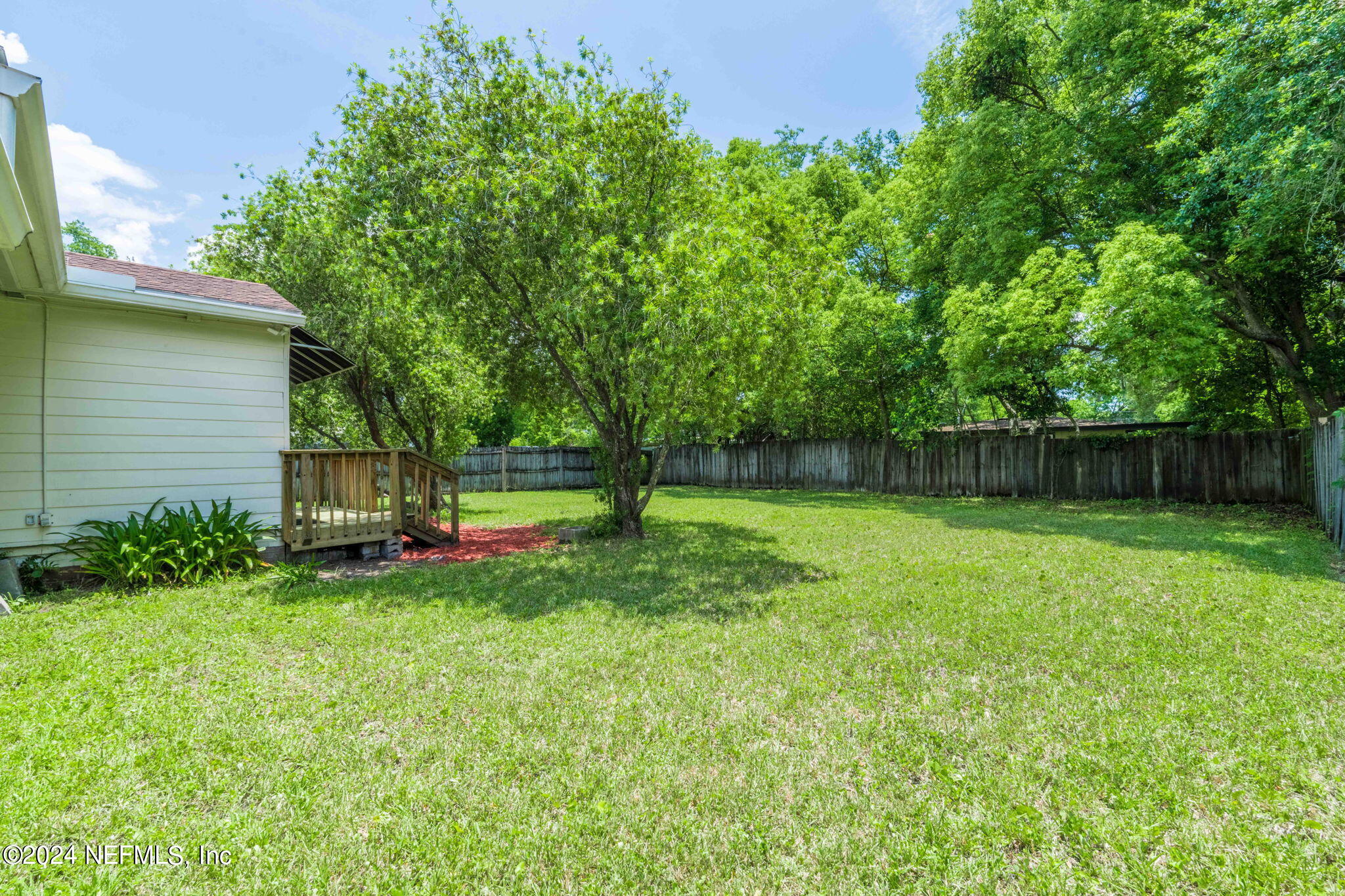 5260 HOLLYCREST Drive