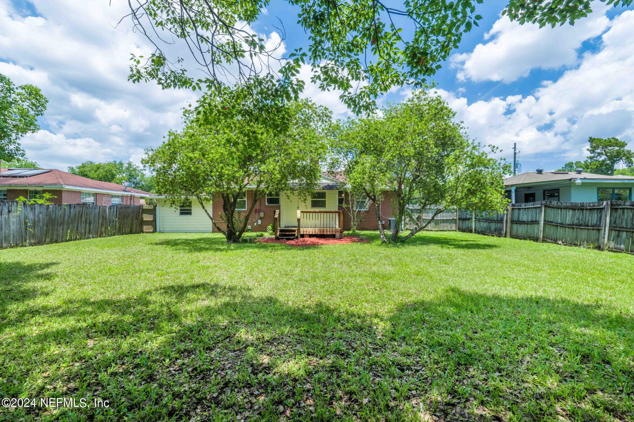 5260 HOLLYCREST Drive