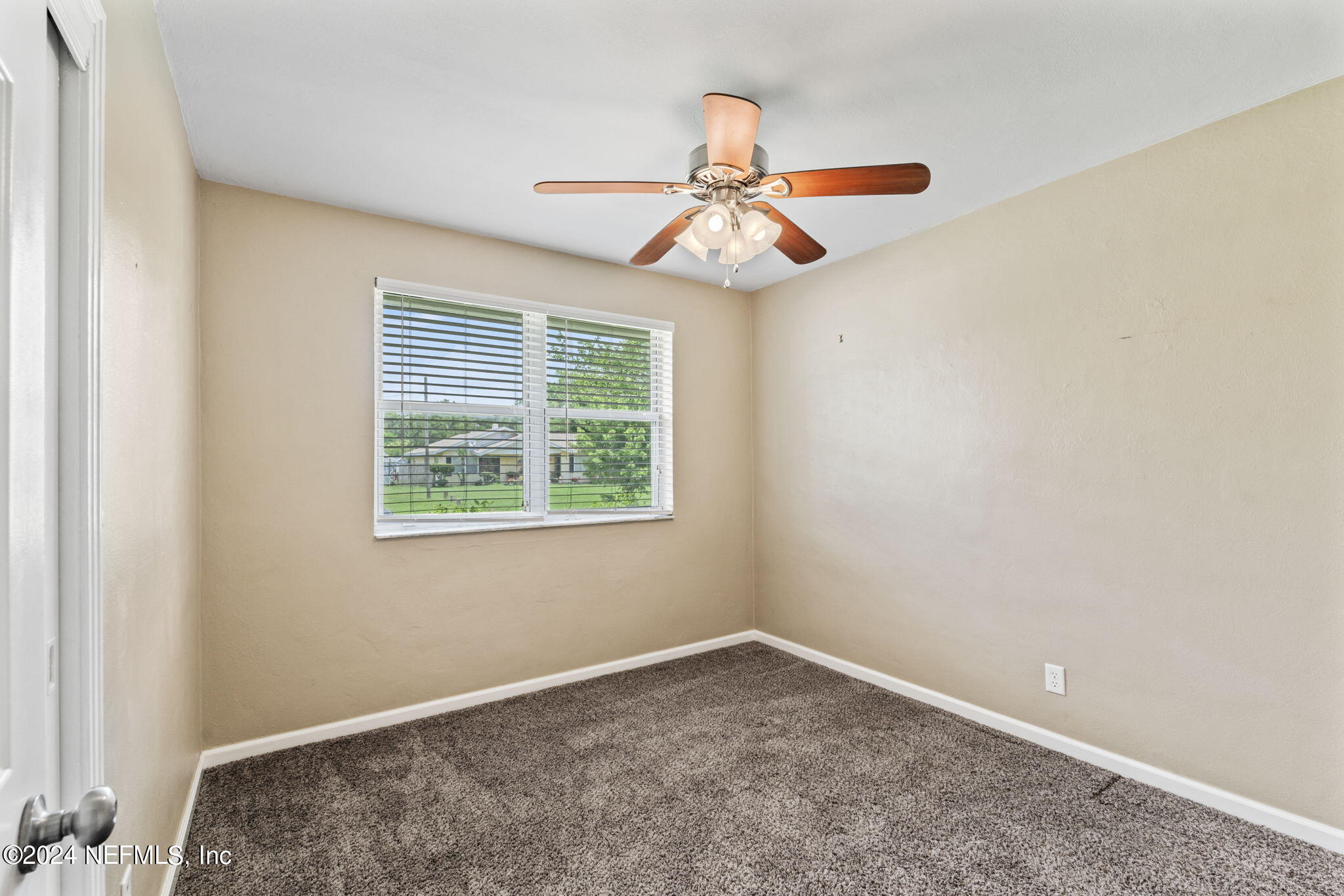 5260 HOLLYCREST Drive