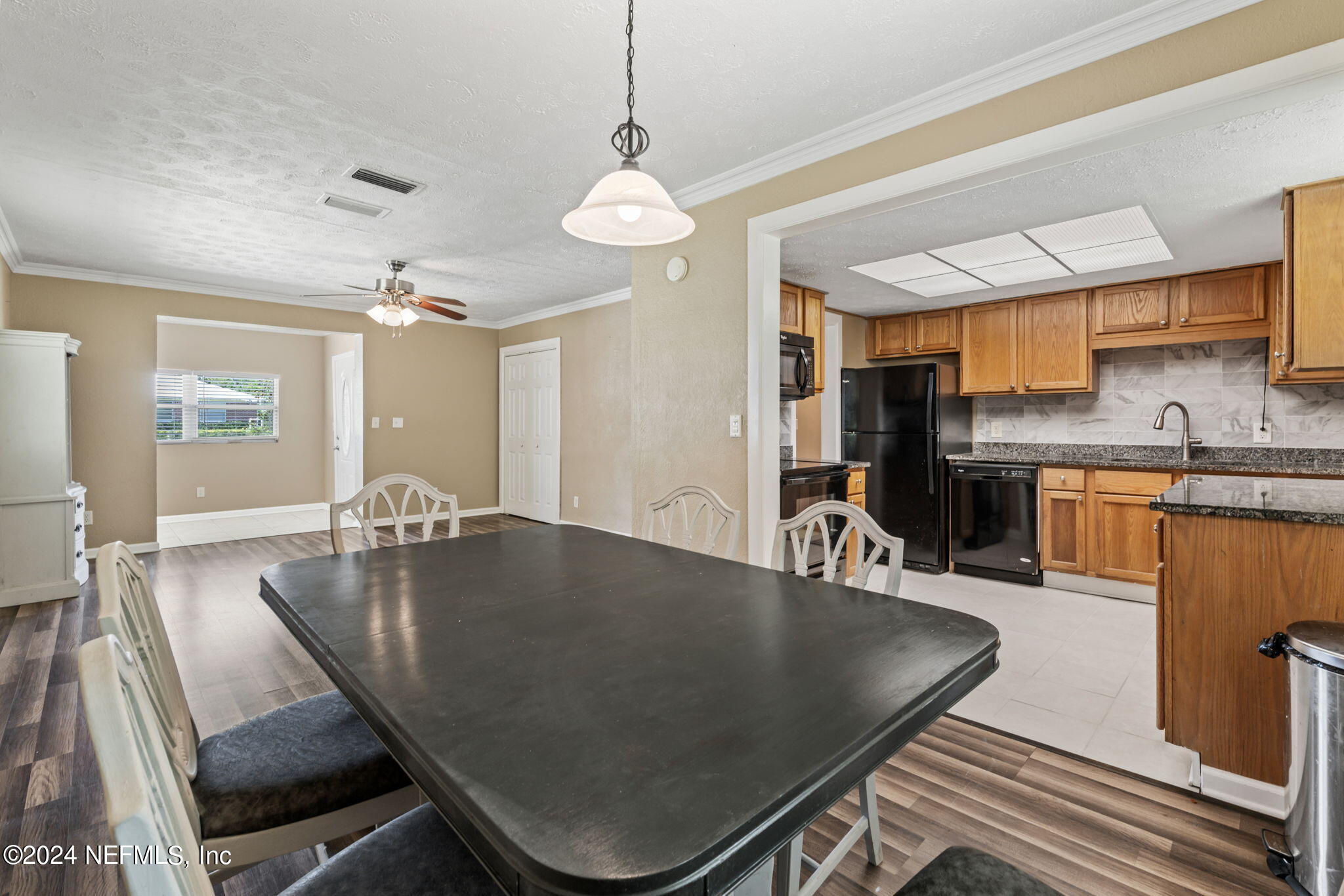 5260 HOLLYCREST Drive