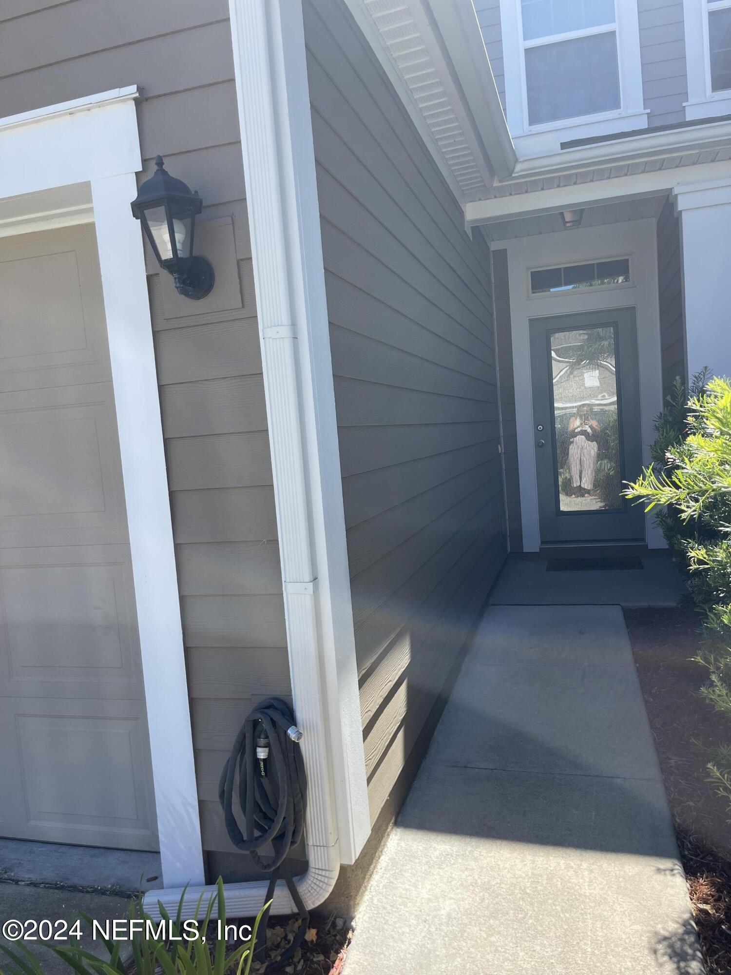 122 SERVIA Drive