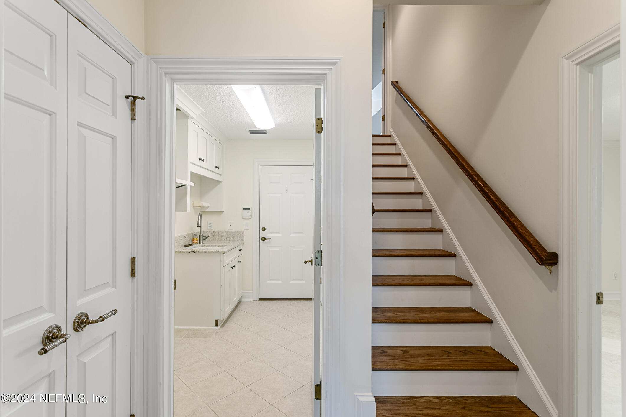 204 NORTH WIND Court
