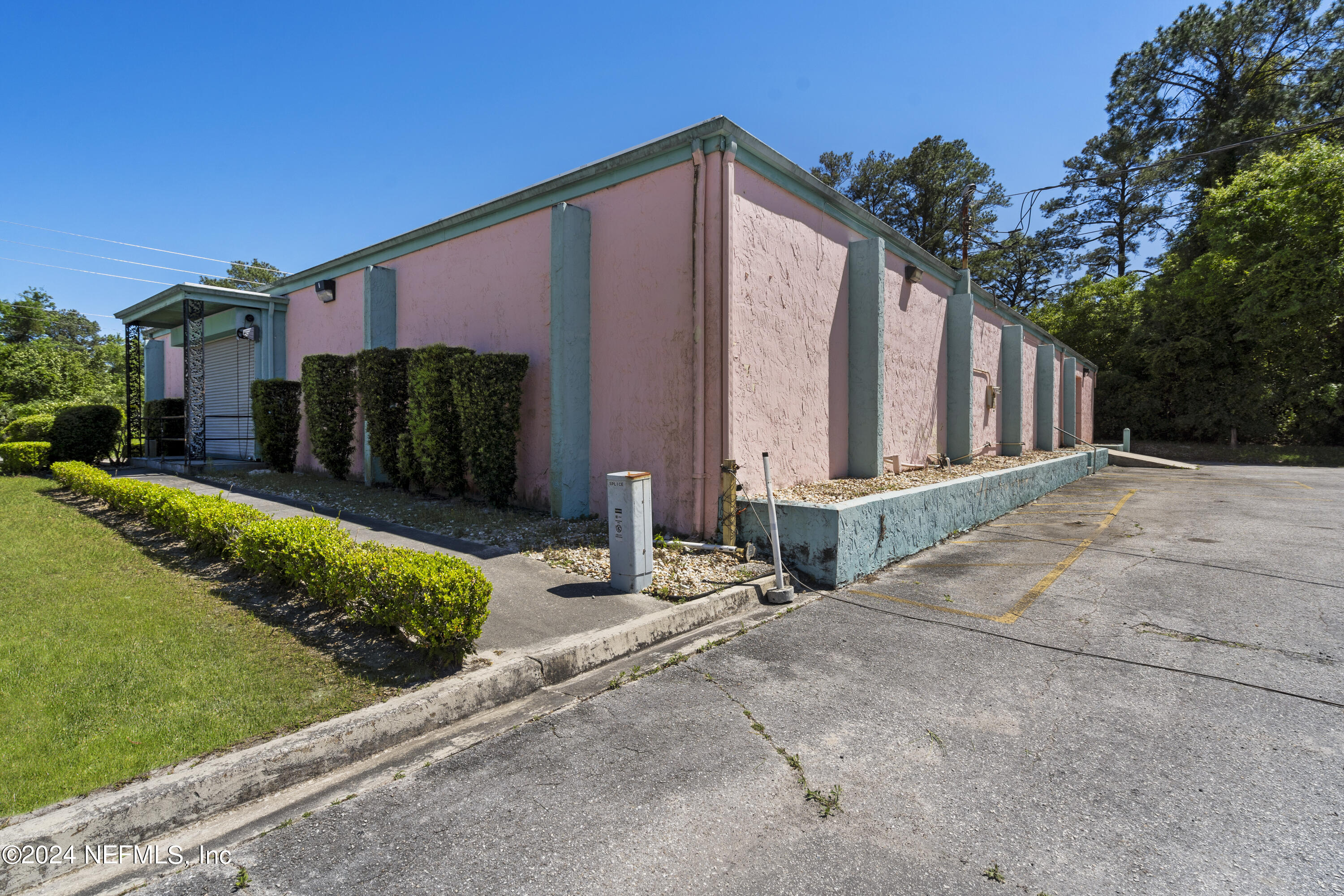 9840 INTERSTATE CENTER Drive