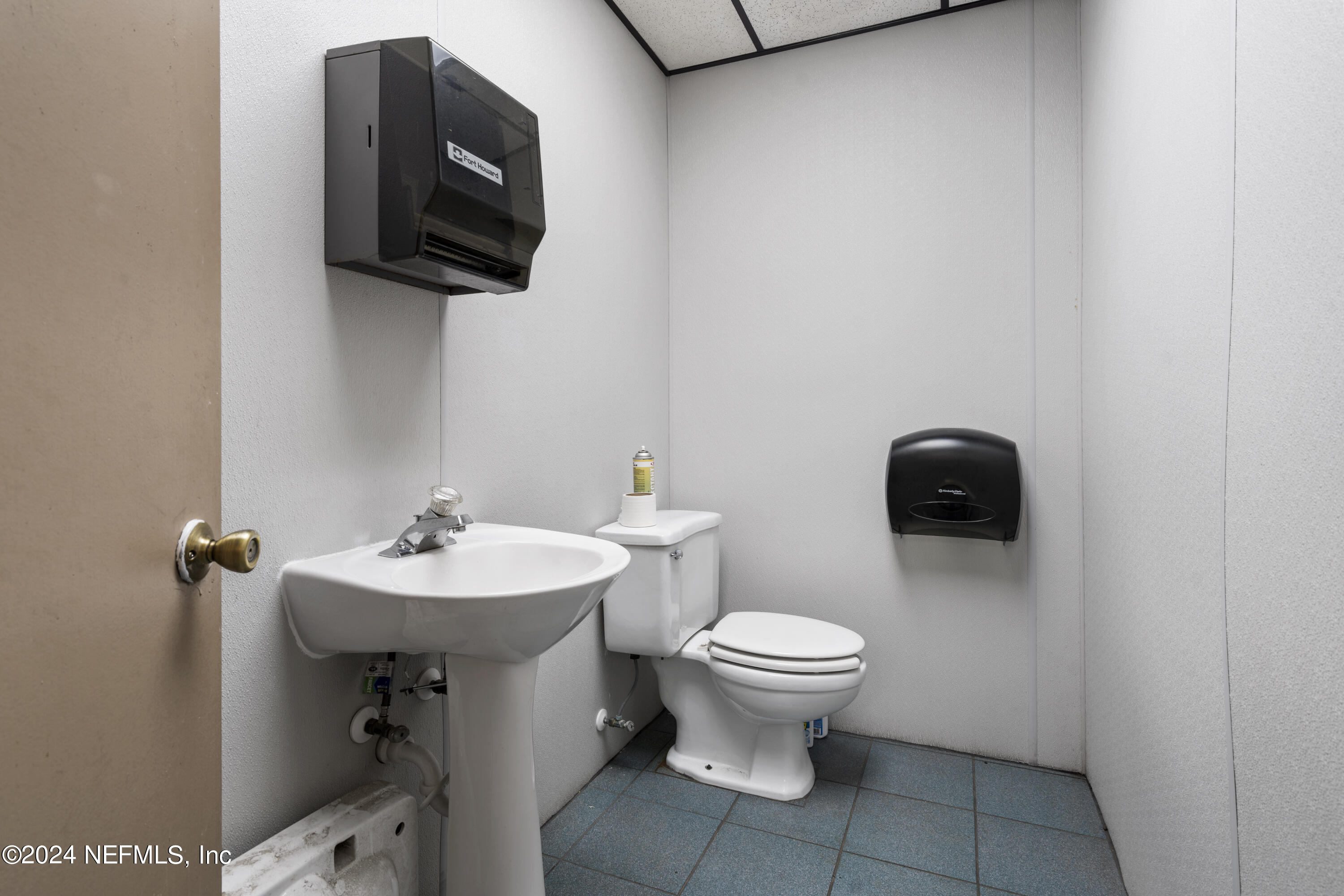 9840 INTERSTATE CENTER Drive