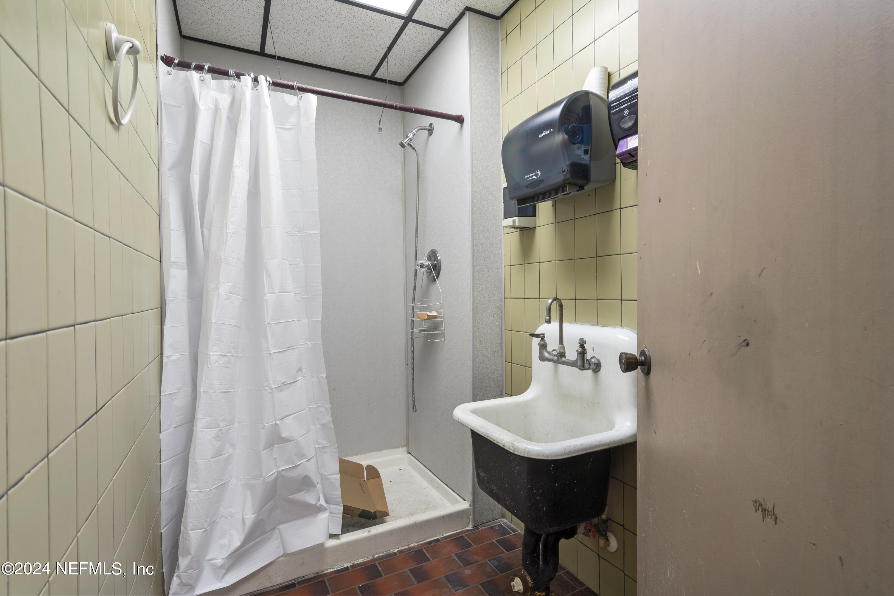 9840 INTERSTATE CENTER Drive