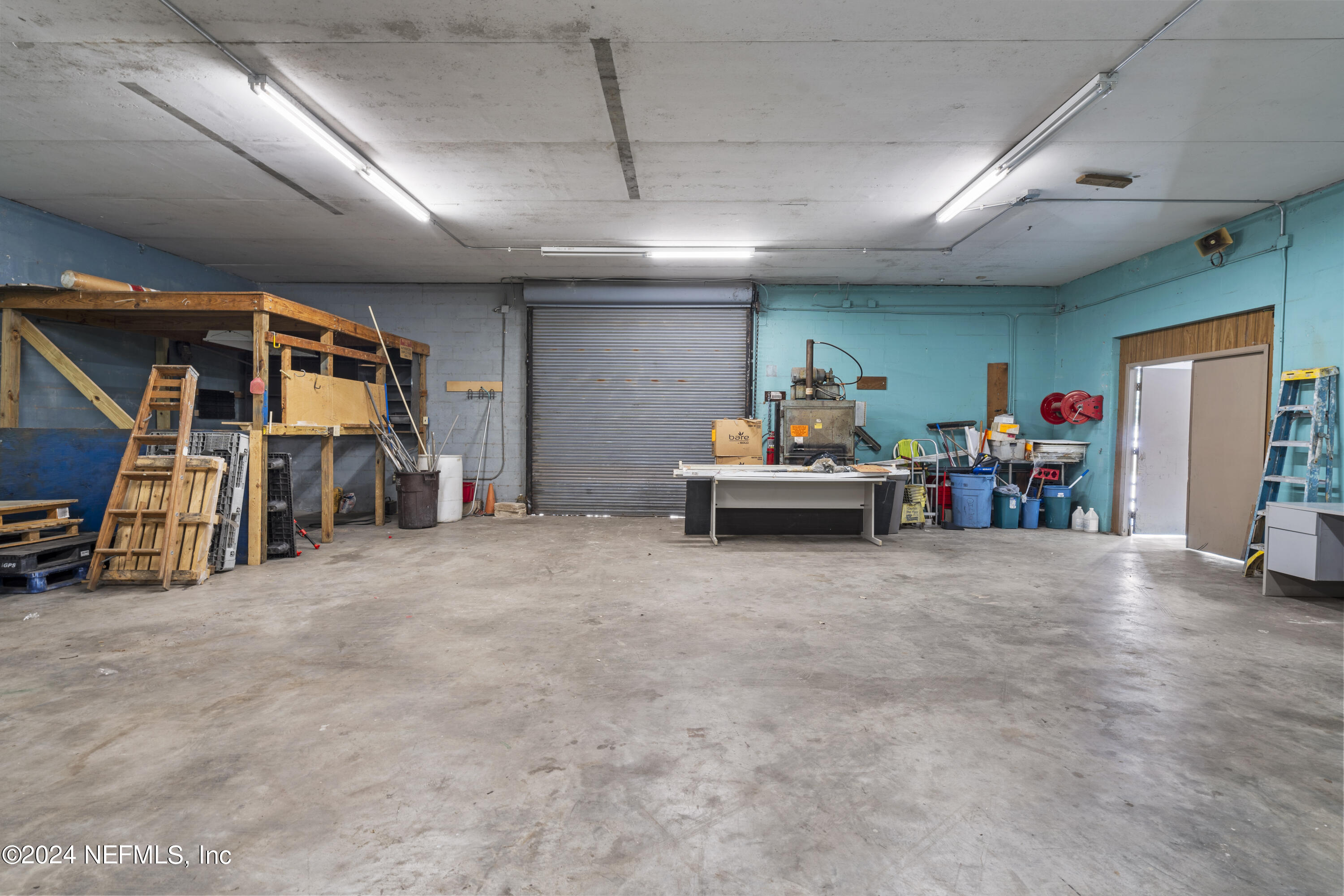 9840 INTERSTATE CENTER Drive