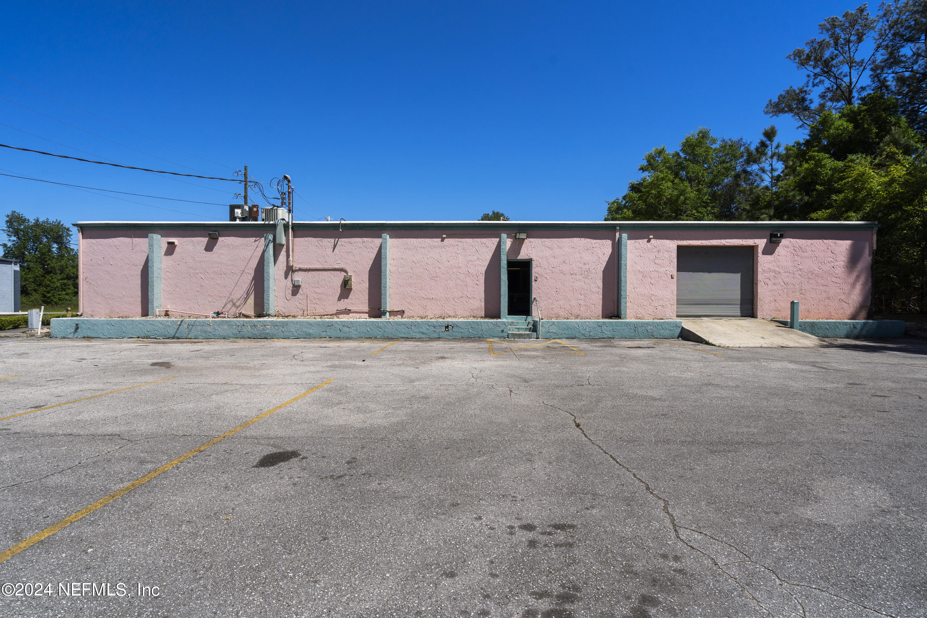 9840 INTERSTATE CENTER Drive