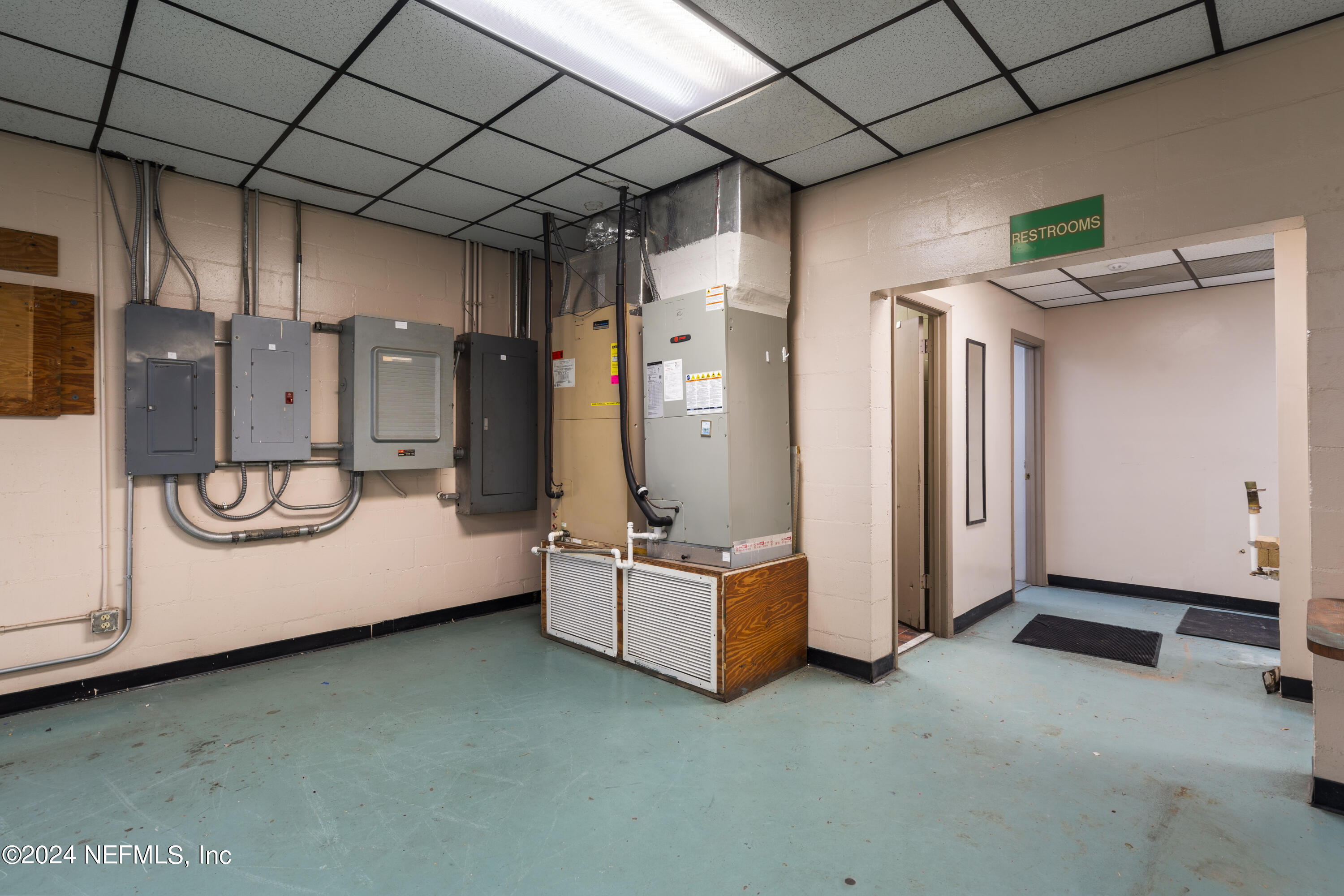 9840 INTERSTATE CENTER Drive