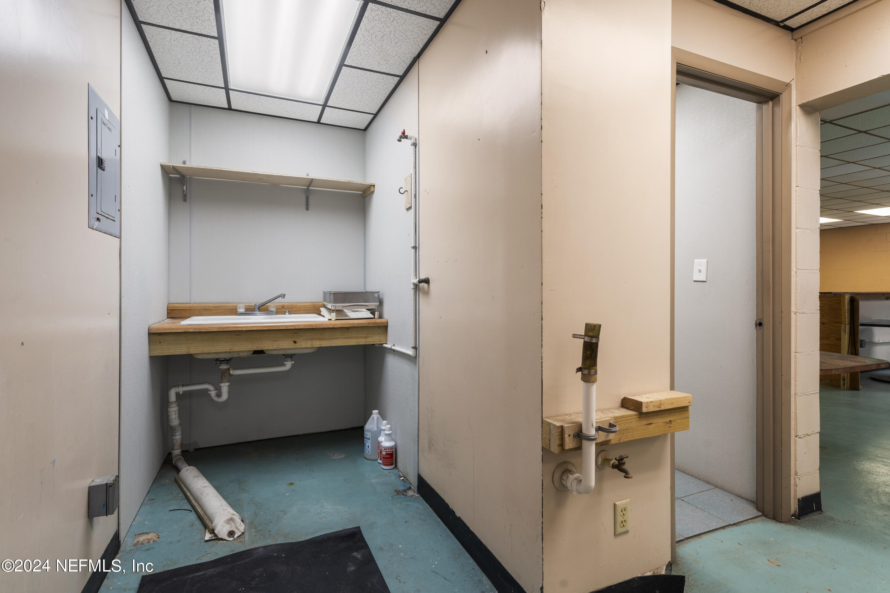 9840 INTERSTATE CENTER Drive