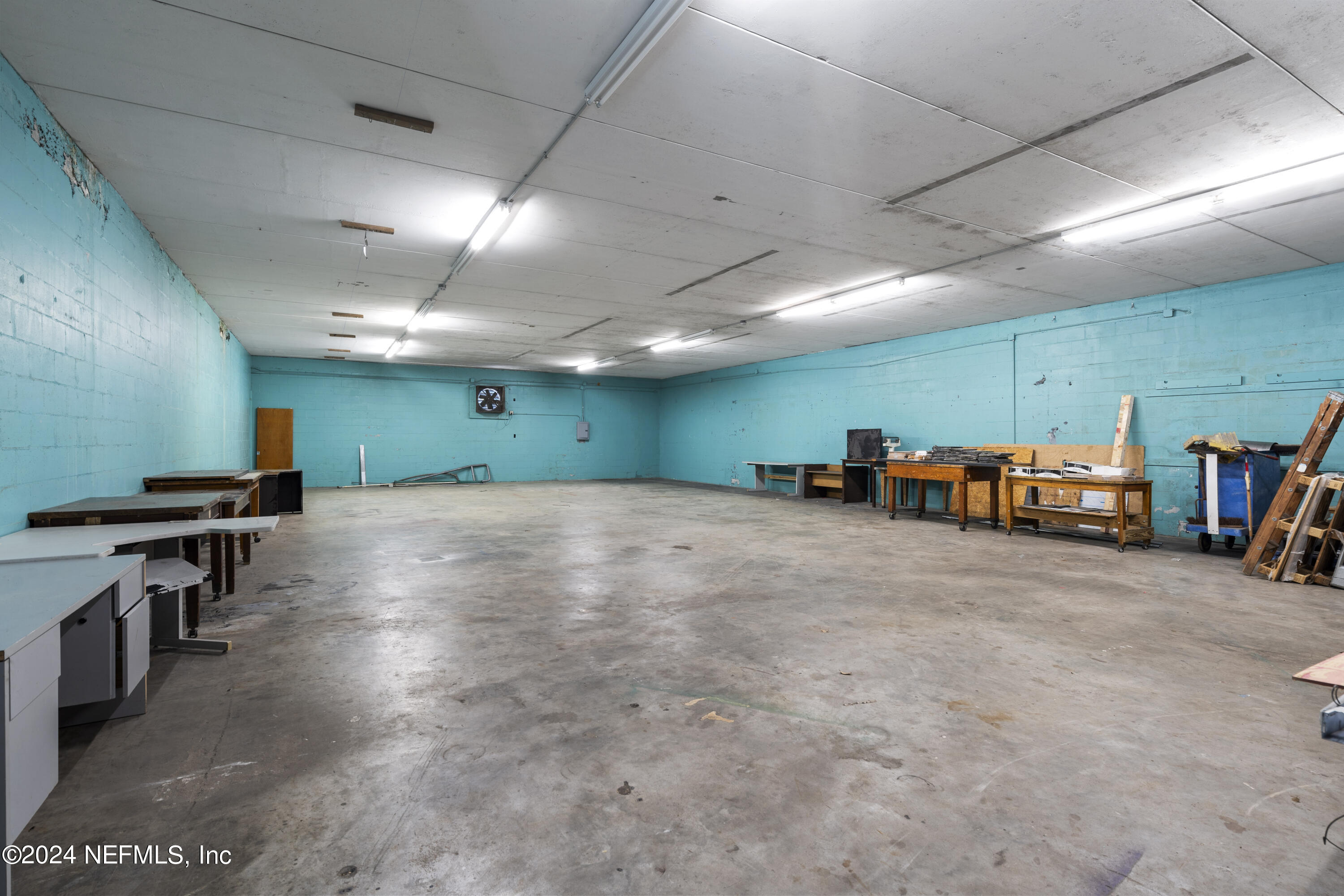 9840 INTERSTATE CENTER Drive