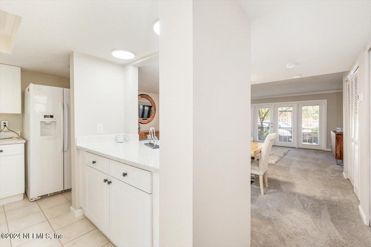 6616 LA MIRADA Drive E, 1