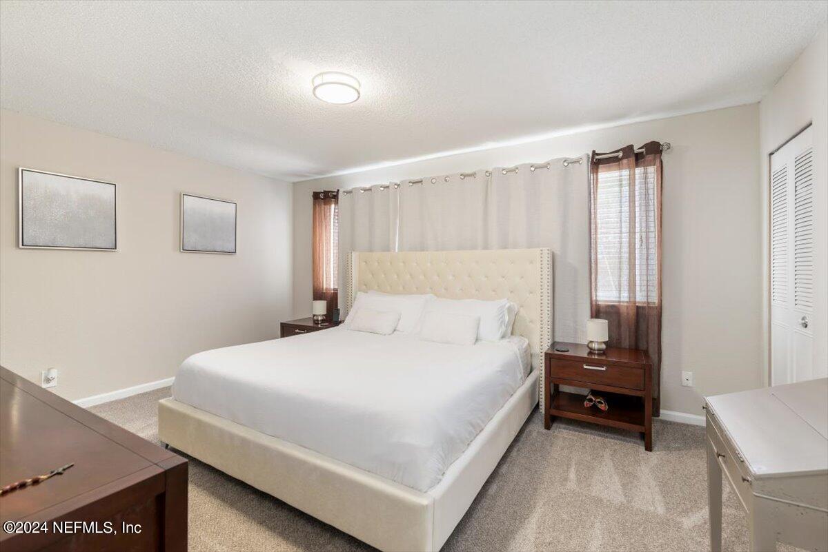 6616 LA MIRADA Drive E, 1