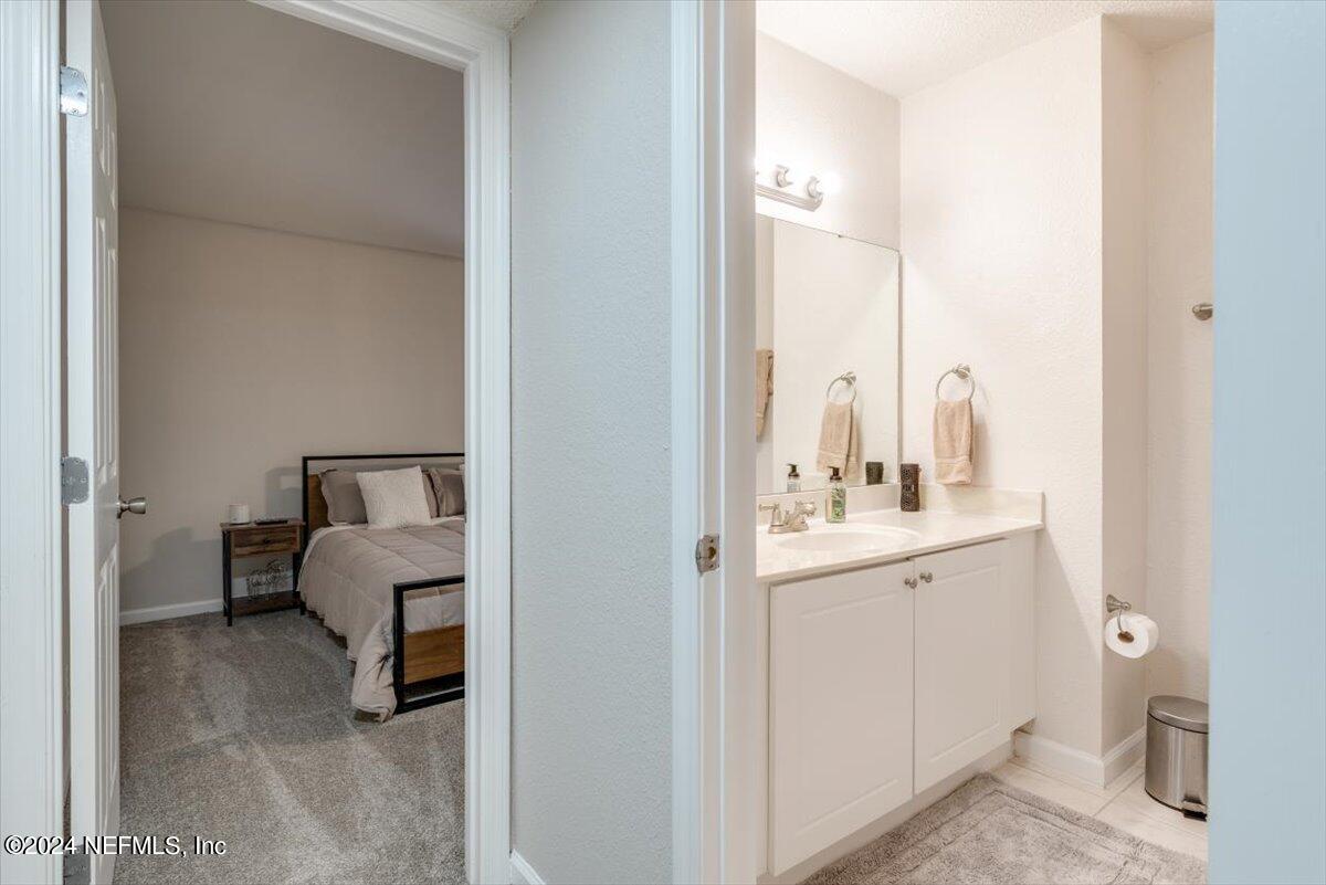 6616 LA MIRADA Drive E, 1