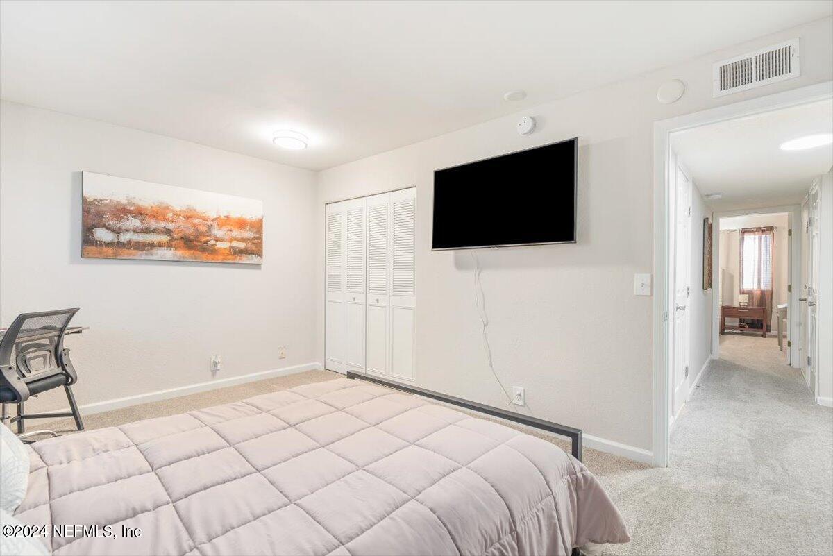 6616 LA MIRADA Drive E, 1