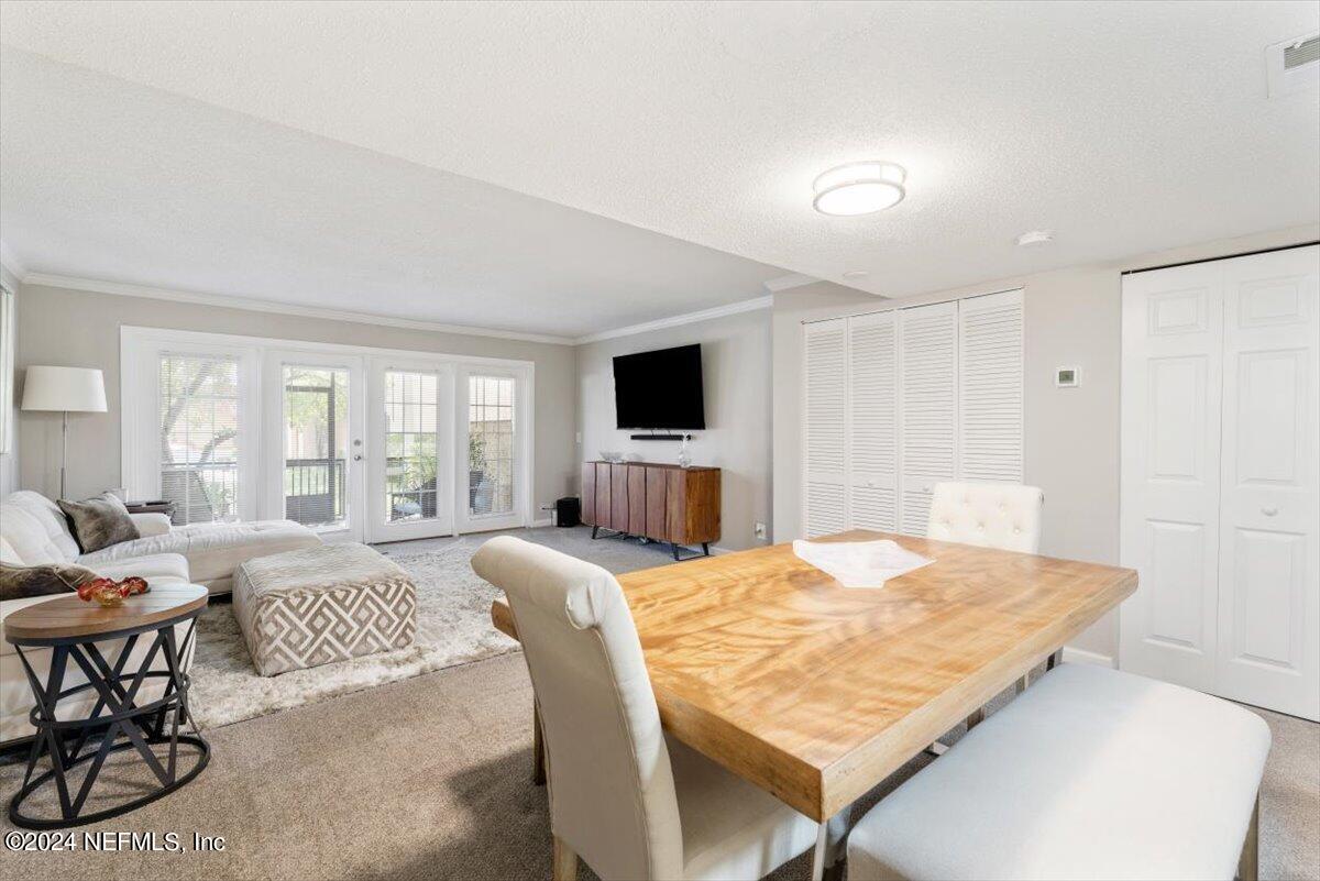 6616 LA MIRADA Drive E, 1